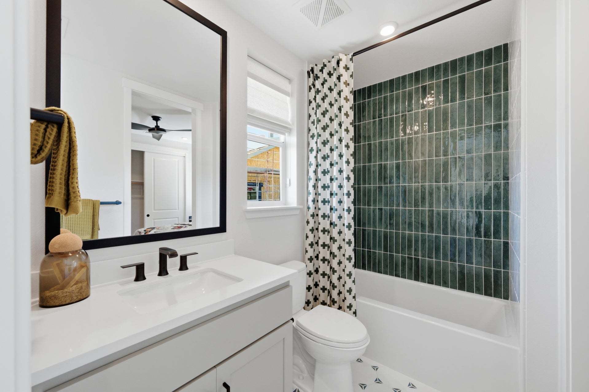 Deerwood Heights in San Ramon by Trumark Homes I Residence 4 Model I Secondary Bathroom