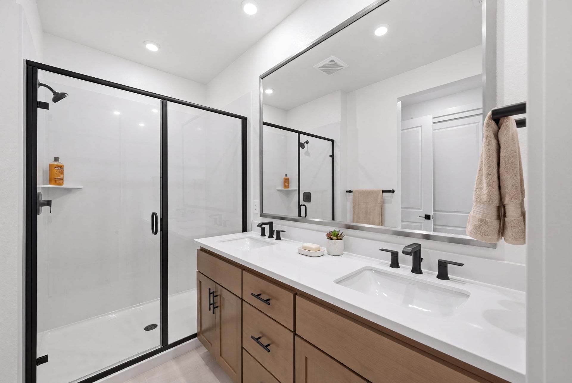 Deerwood Heights in San Ramon by Trumark Homes I Residence 1 I Primary Bathroom