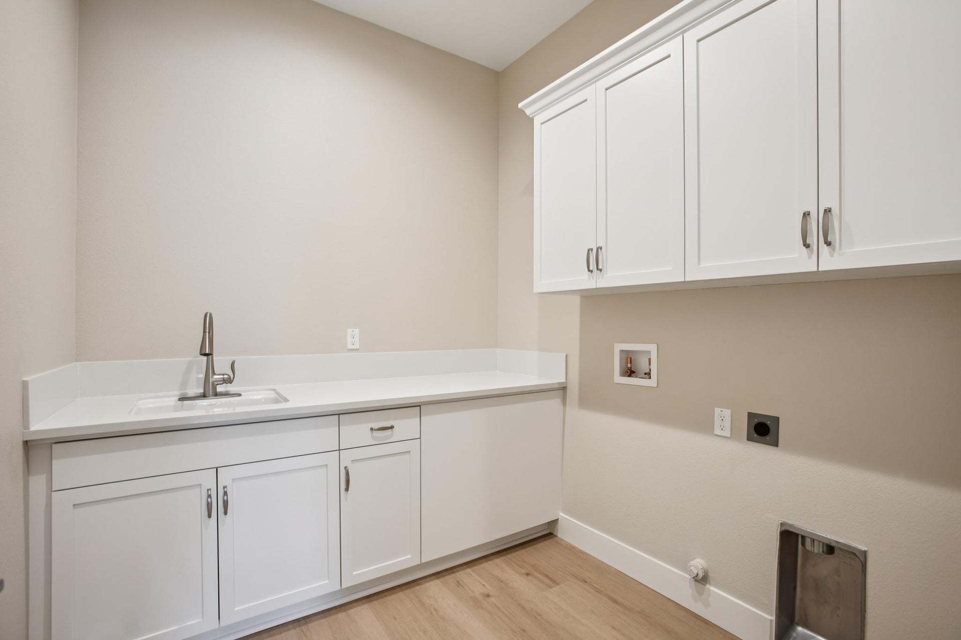 Homesite 907 | Laundry Room