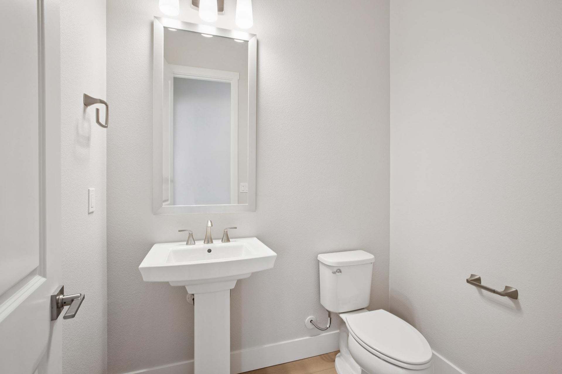 Homesite 908 | Powder Bathroom