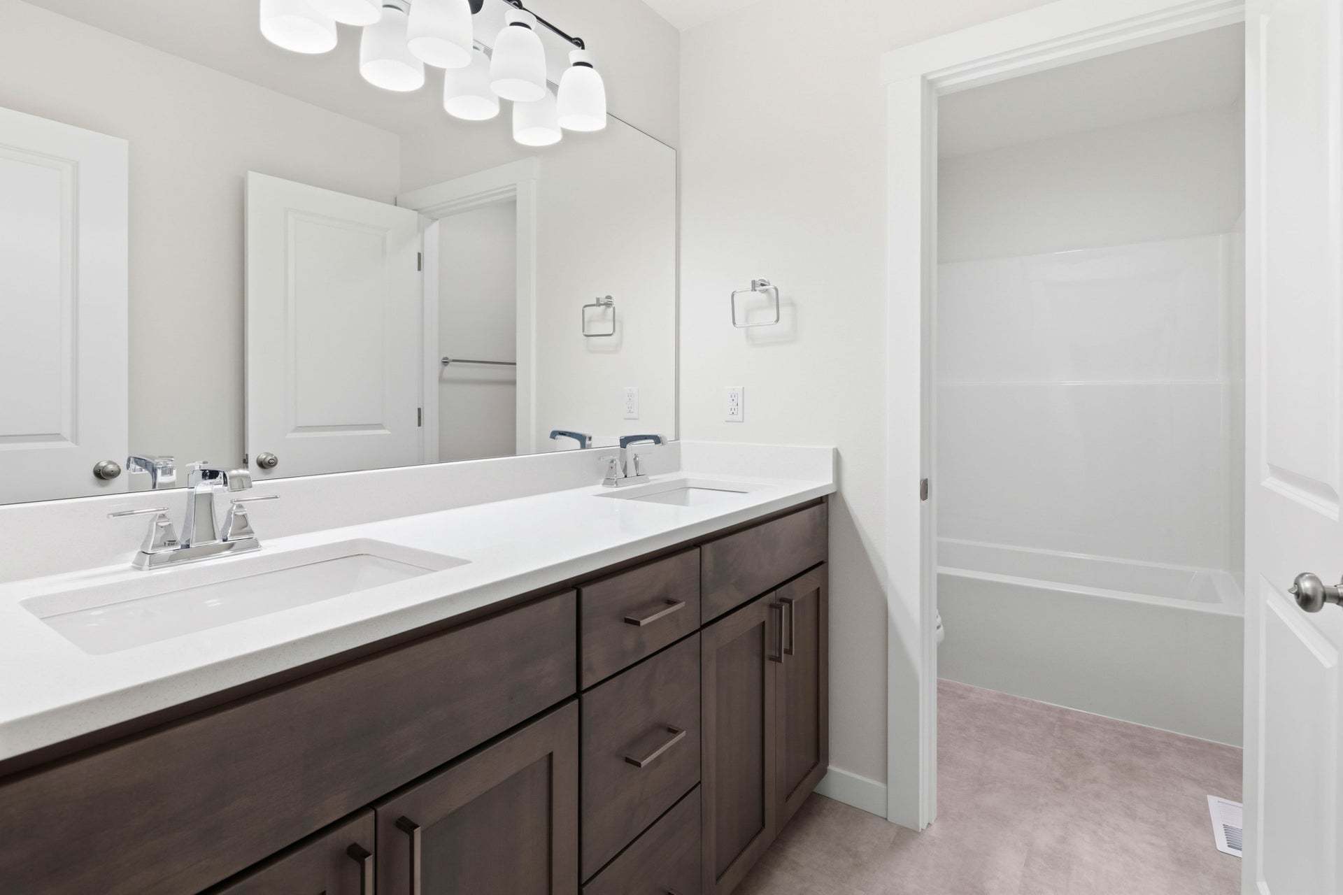 Liberty Park I Plan 2872 C | Secondary Bathroom