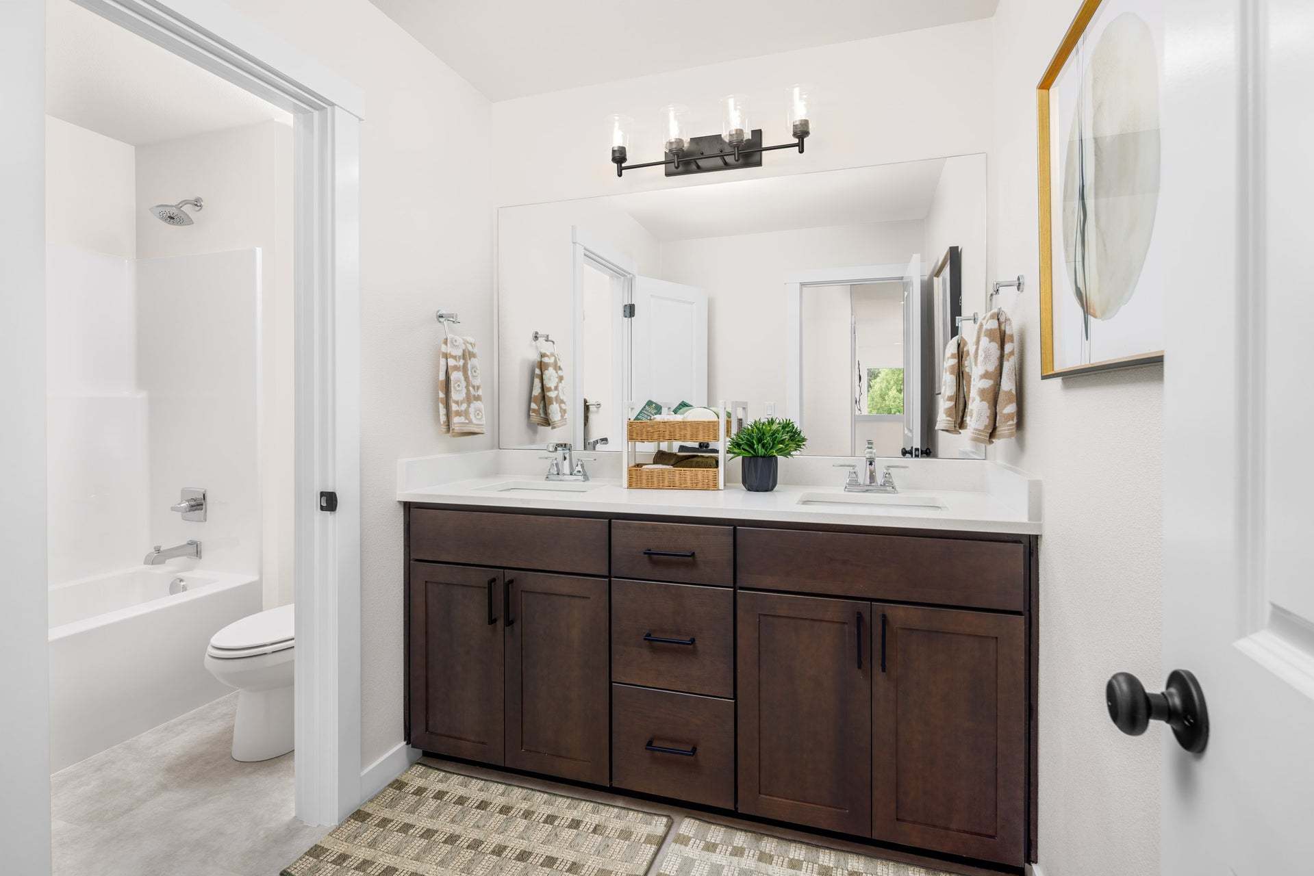 Trails End at Brookdale | Plan 3032 | Secondary Bathroom