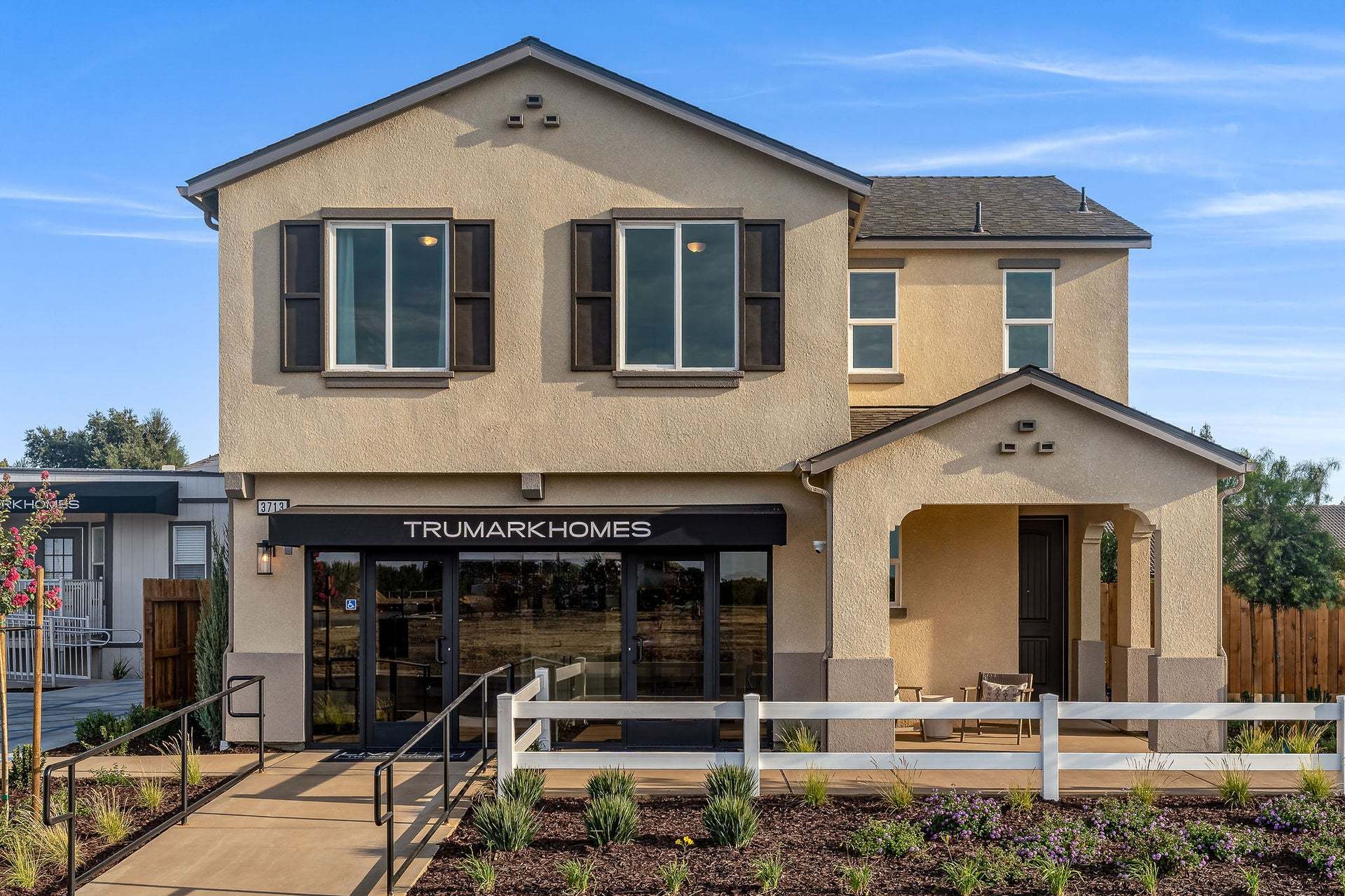 Ariette at Oak Place | Canto Model | Exterior