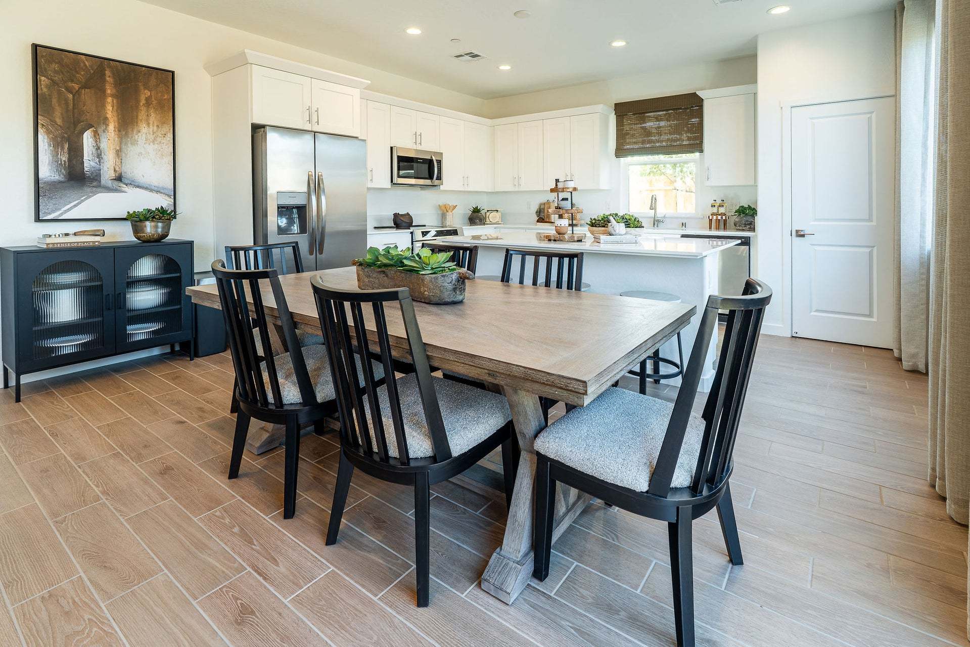 Ariette at Oak Place | Canto Model | Dining Space