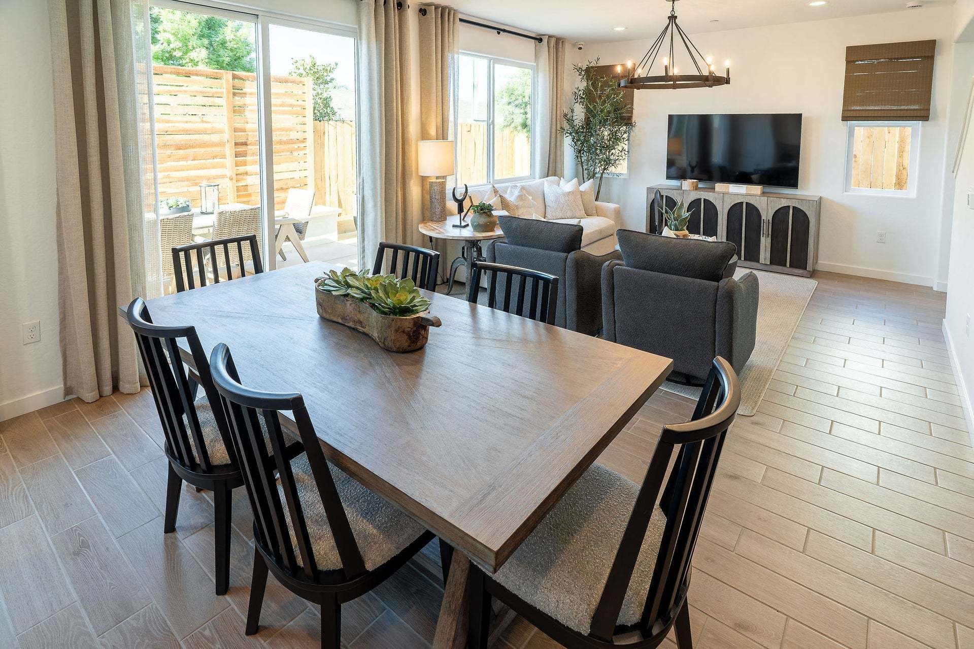 Ariette at Oak Place | Canto Model | Dining Space