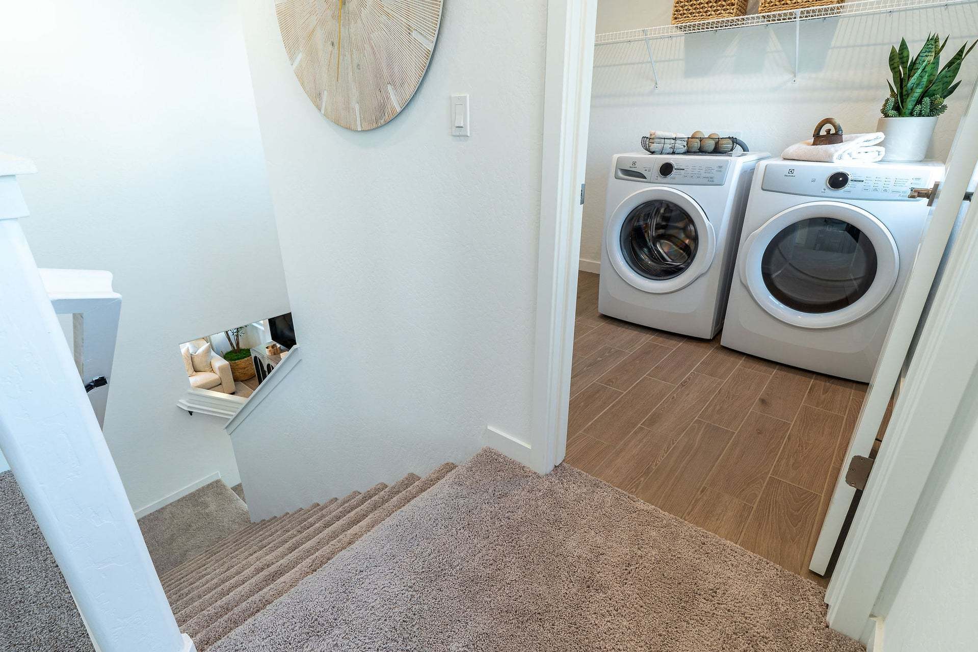 Ariette at Oak Place | Canto Model | Laundry Room
