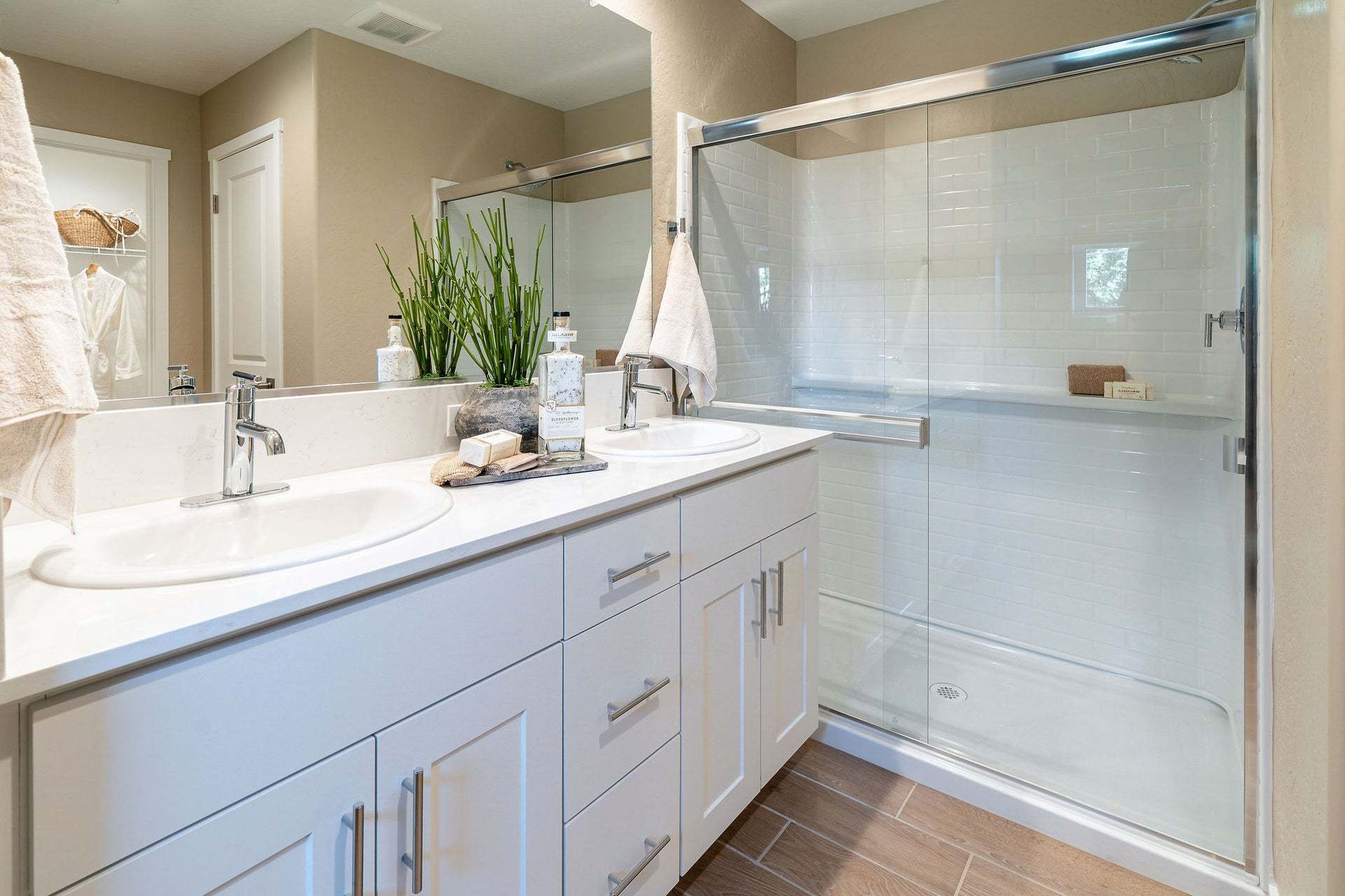 Ariette at Oak Place | Canto Model | Owner's Bathroom