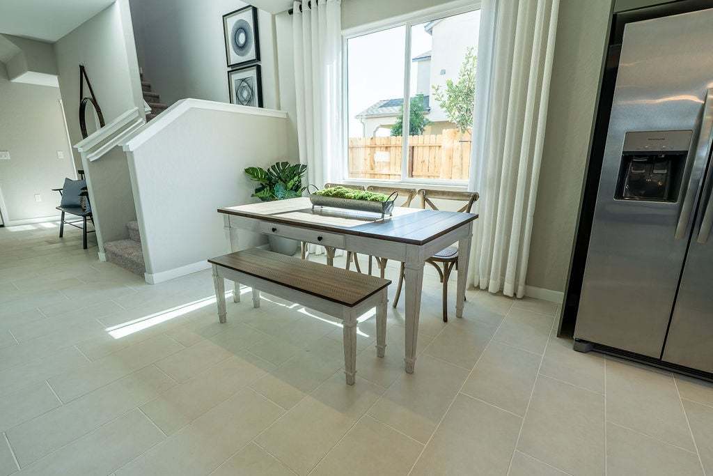 Ariette at Oak Place | Lydian Model | Dining
