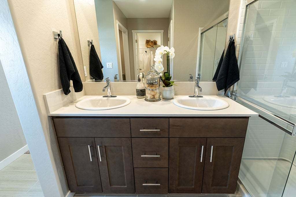 Ariette at Oak Place | Sonata Model | Owner's Bathroom