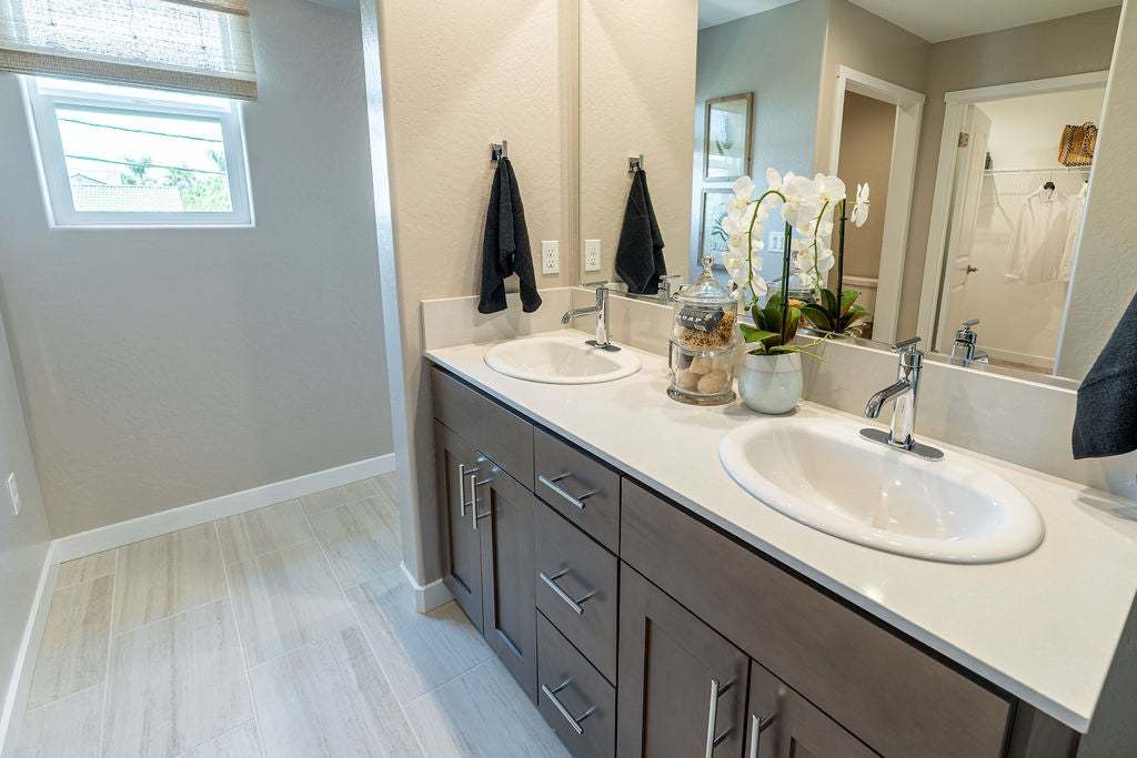 Ariette at Oak Place | Sonata Model | Owner's Bathroom