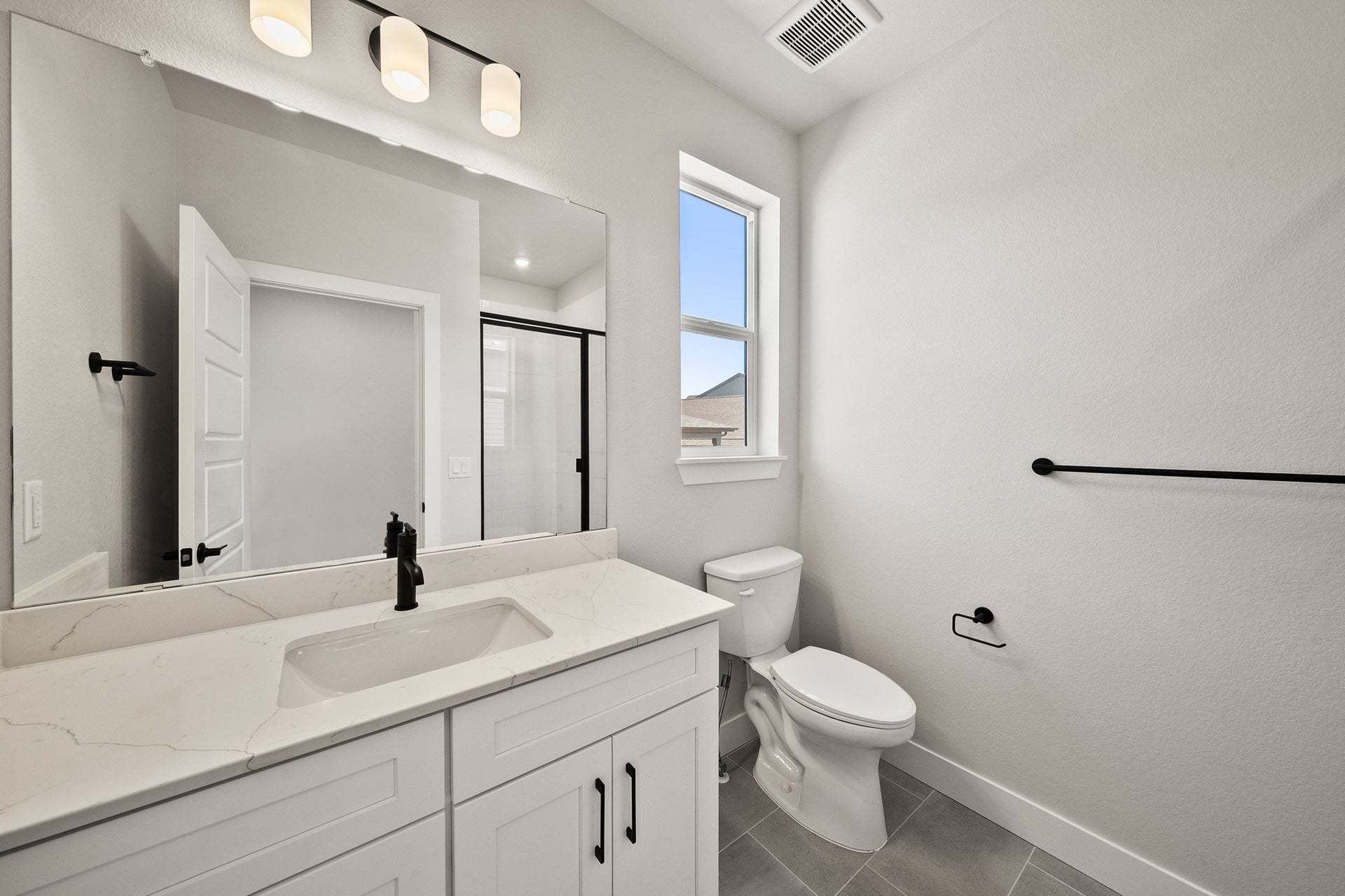 Starling at Tanterra | Plan 2904 | Secondary Bathroom