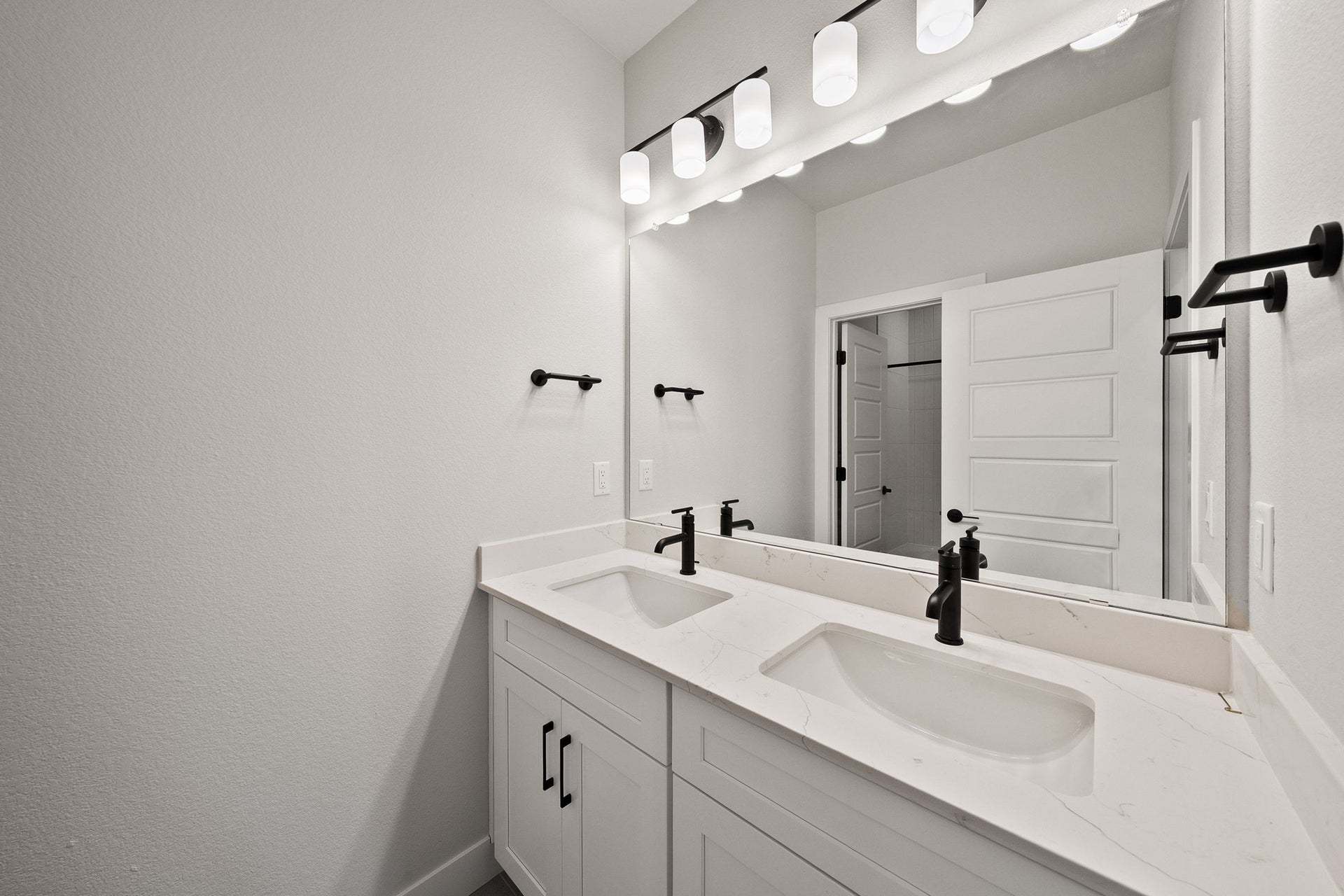 Starling at Tanterra | Plan 2904 | Secondary Bathroom