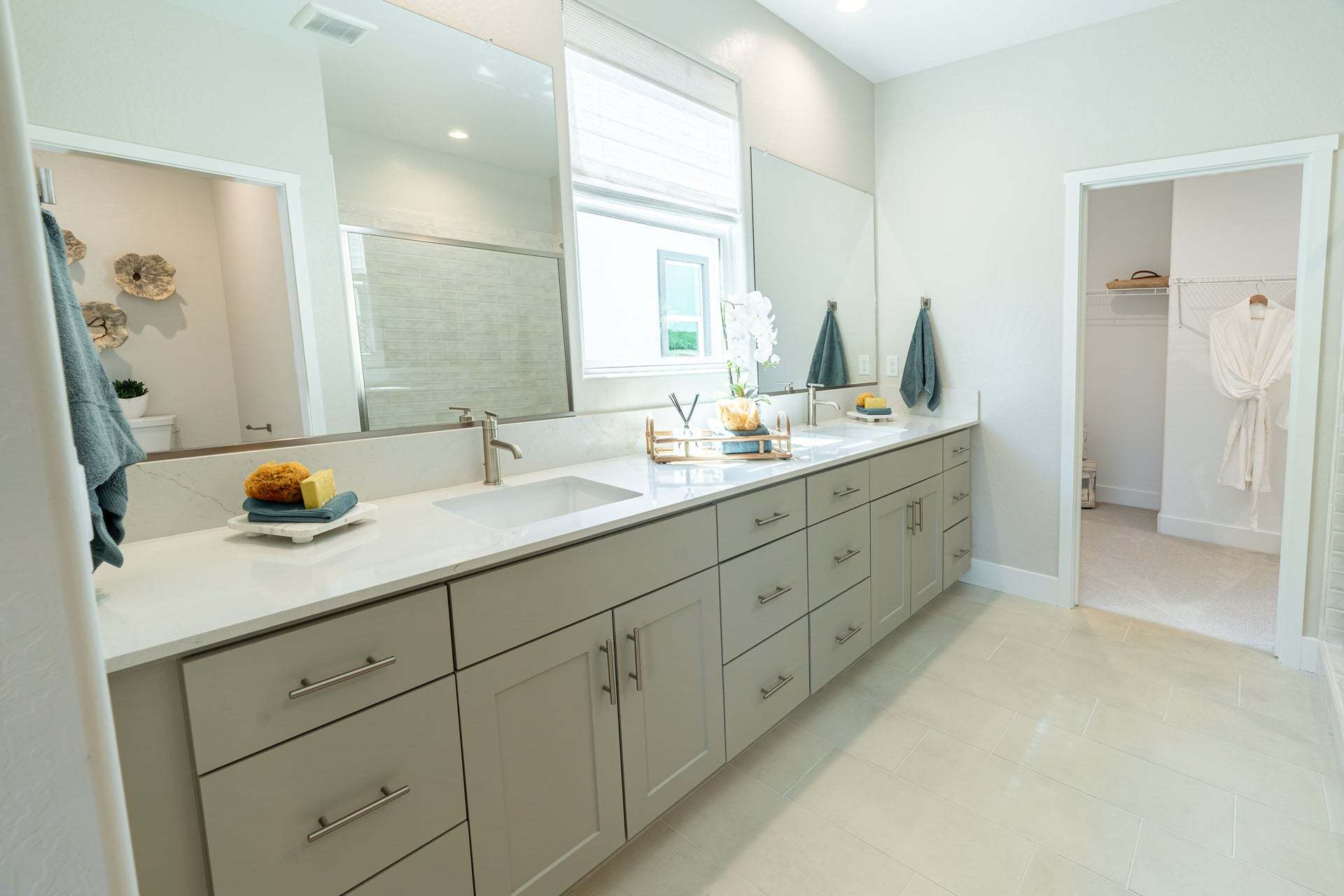Madison at Oak Place | Camden Model | Owner's Bathroom