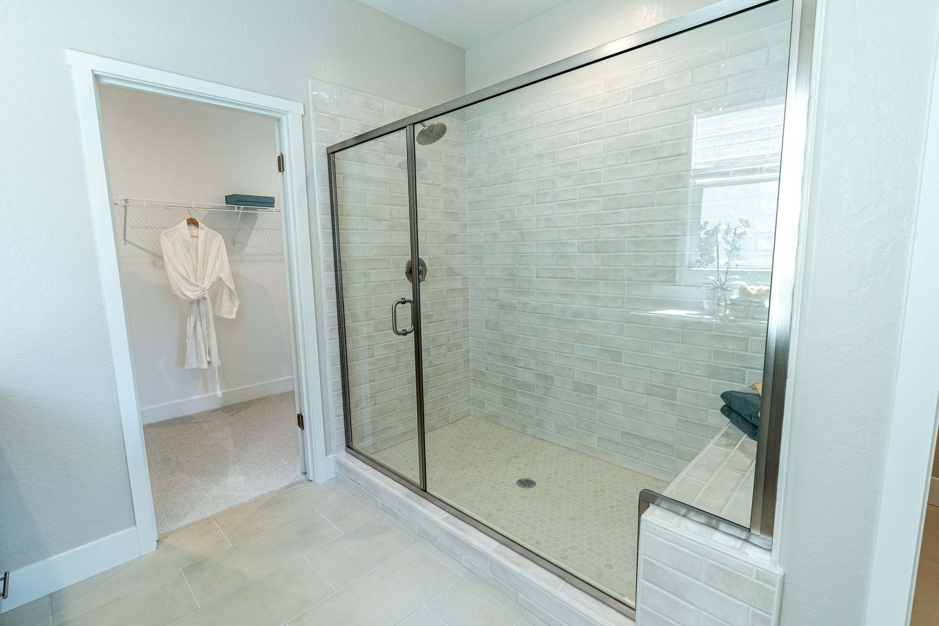 Madison at Oak Place | Camden Model | Owner's Bathroom