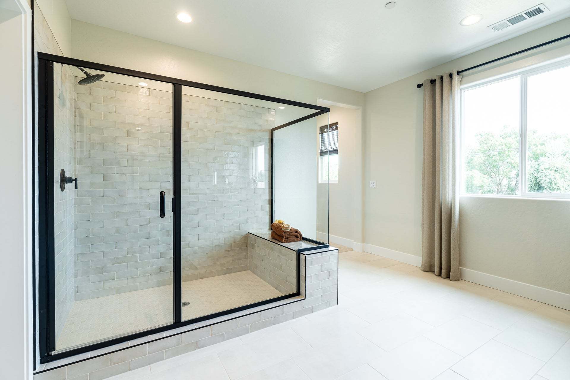 Madison at Oak Place | Kennedy Model | Owner's Bathroom
