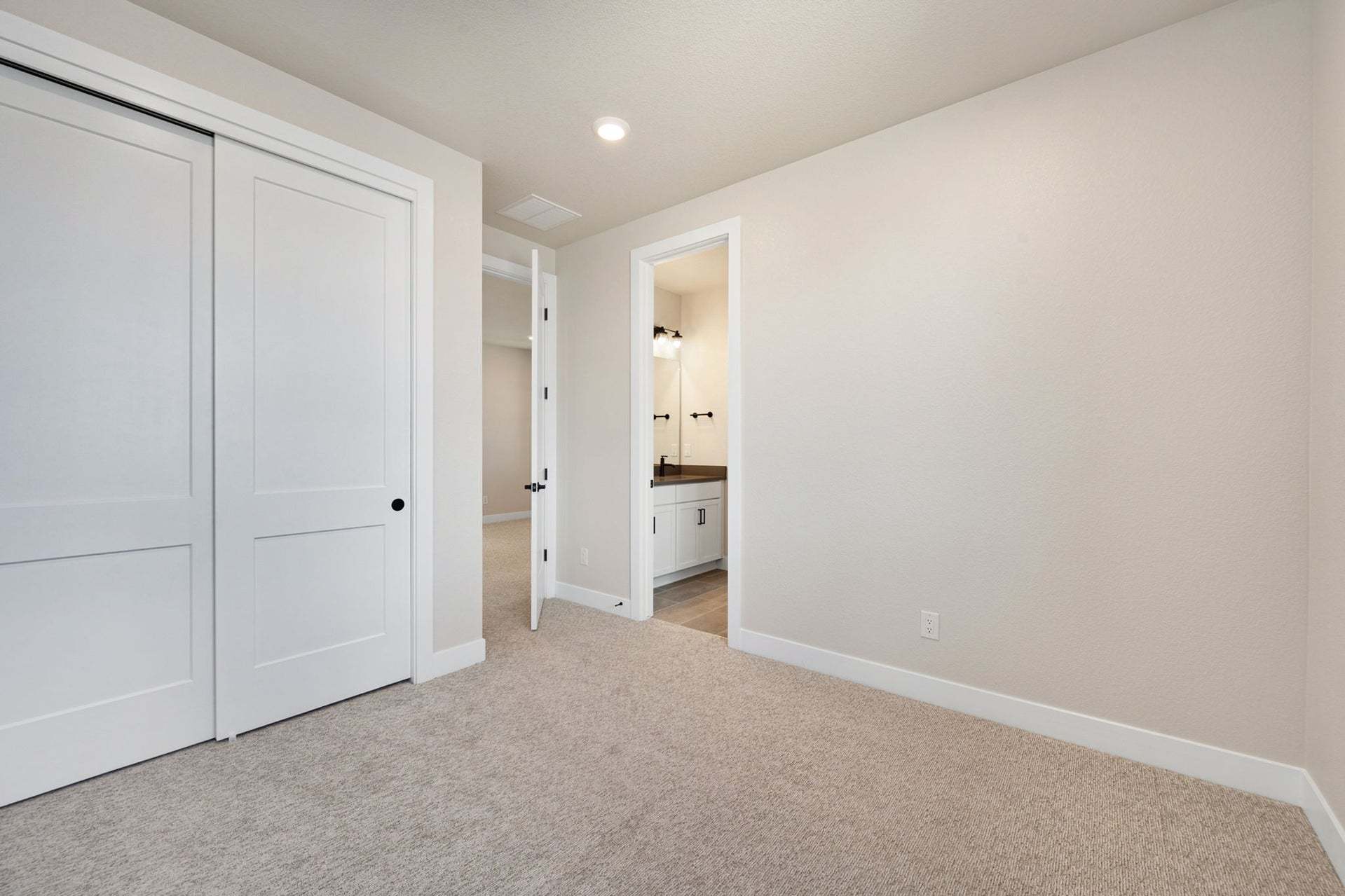 Kitchel Lake | Secondary Bedroom |1380 Weller Ct