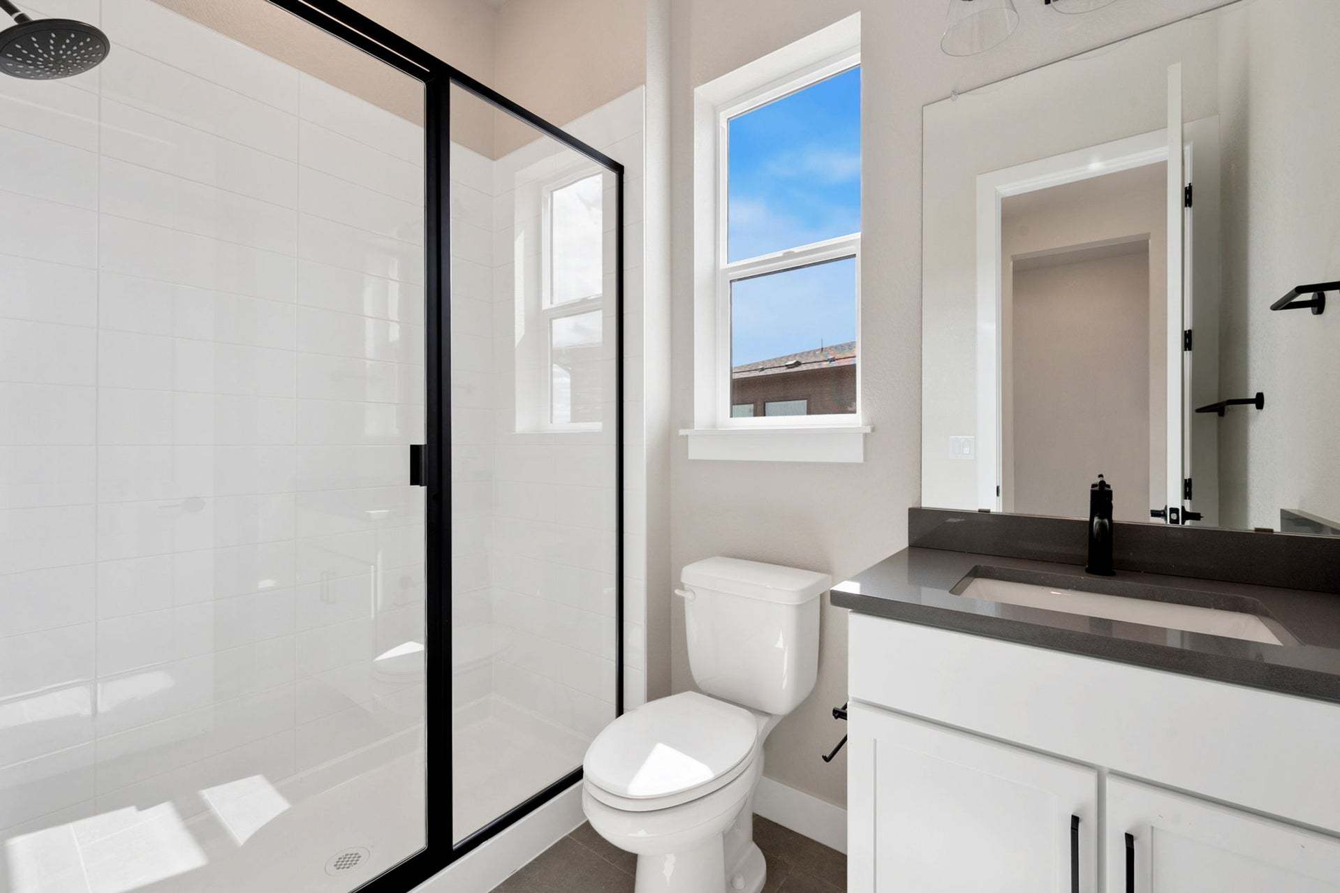 Kitchel Lake | Secondary Bathroom |1380 Weller Ct