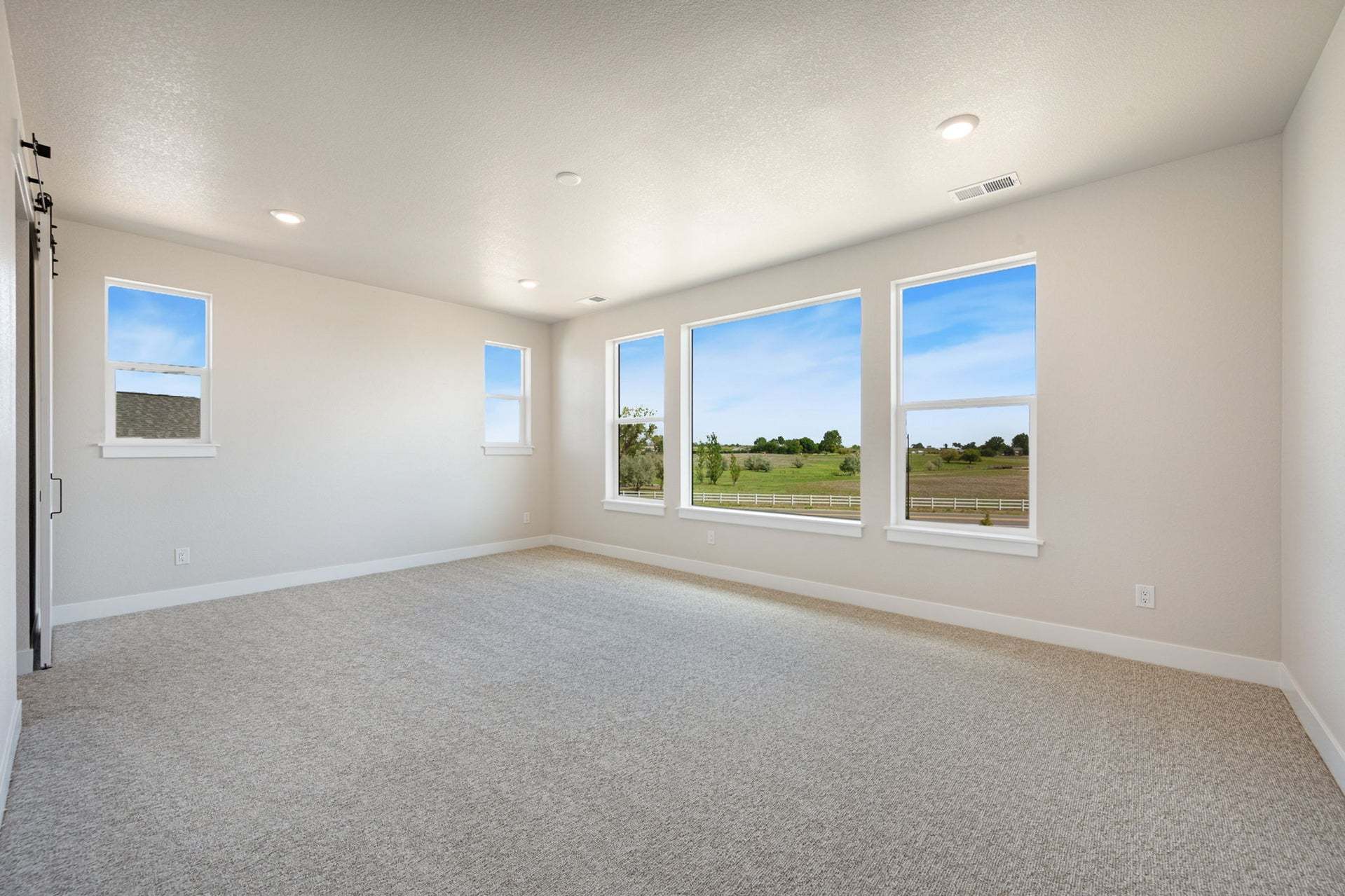 Kitchel Lake | Primary Bedroom |1380 Weller Ct