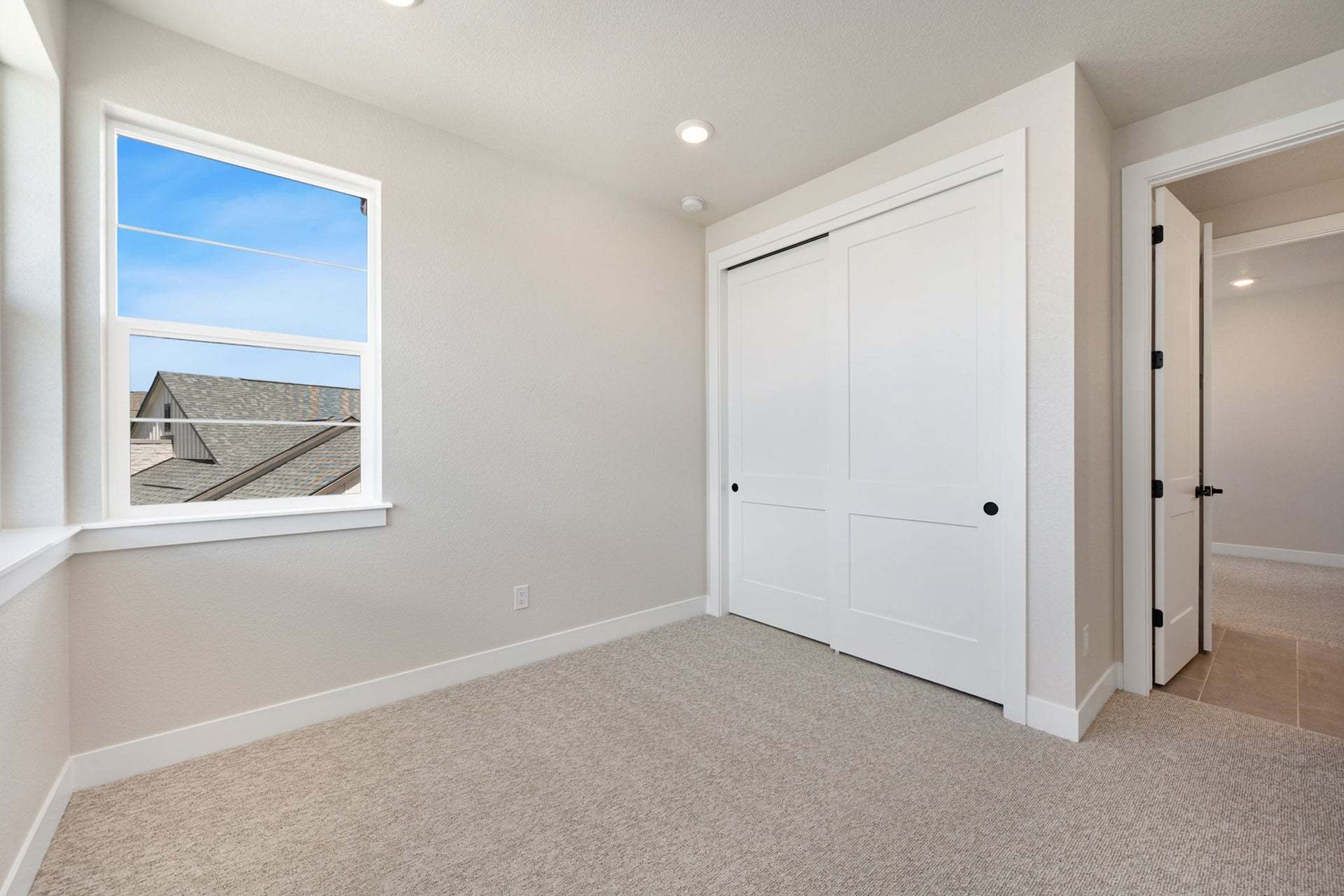 Kitchel Lake | Secondary Bedroom |1380 Weller Ct