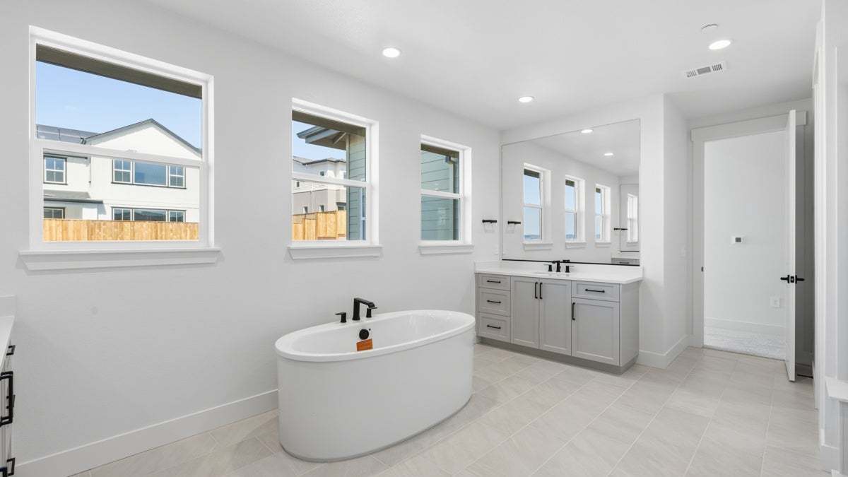 Orchid at Francis Ranch by Trumark Homes I Lot 90 I Primary Bath