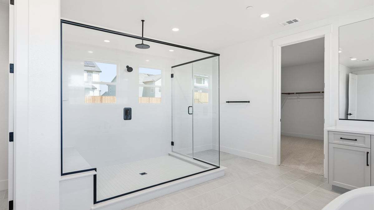 Orchid at Francis Ranch by Trumark Homes I Lot 90 I Primary Bath