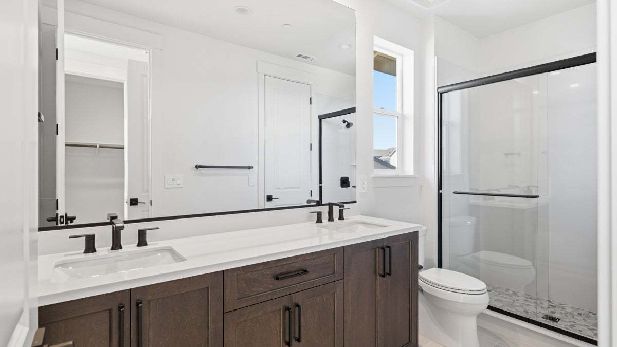 Orchid at Francis Ranch by Trumark Homes I Lot 90 I Bathroom