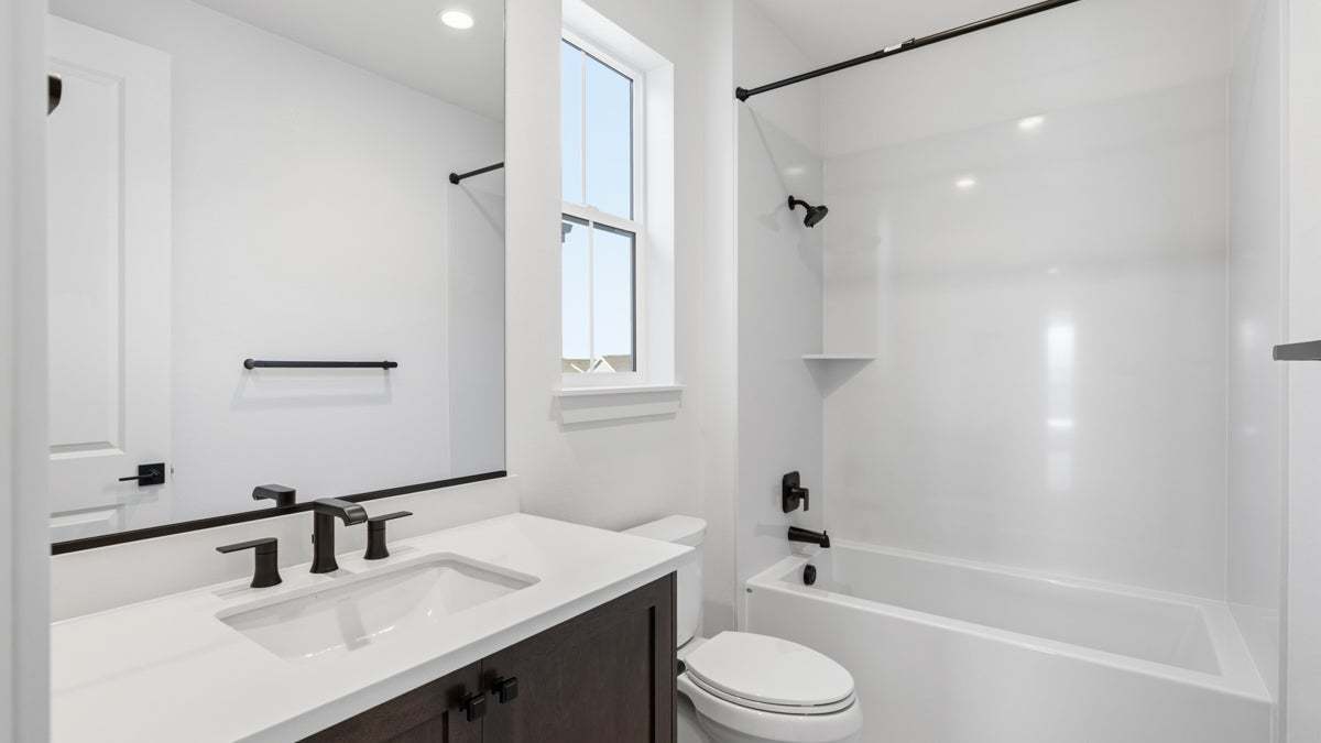 Orchid at Francis Ranch by Trumark Homes I Lot 77 I Bathroom