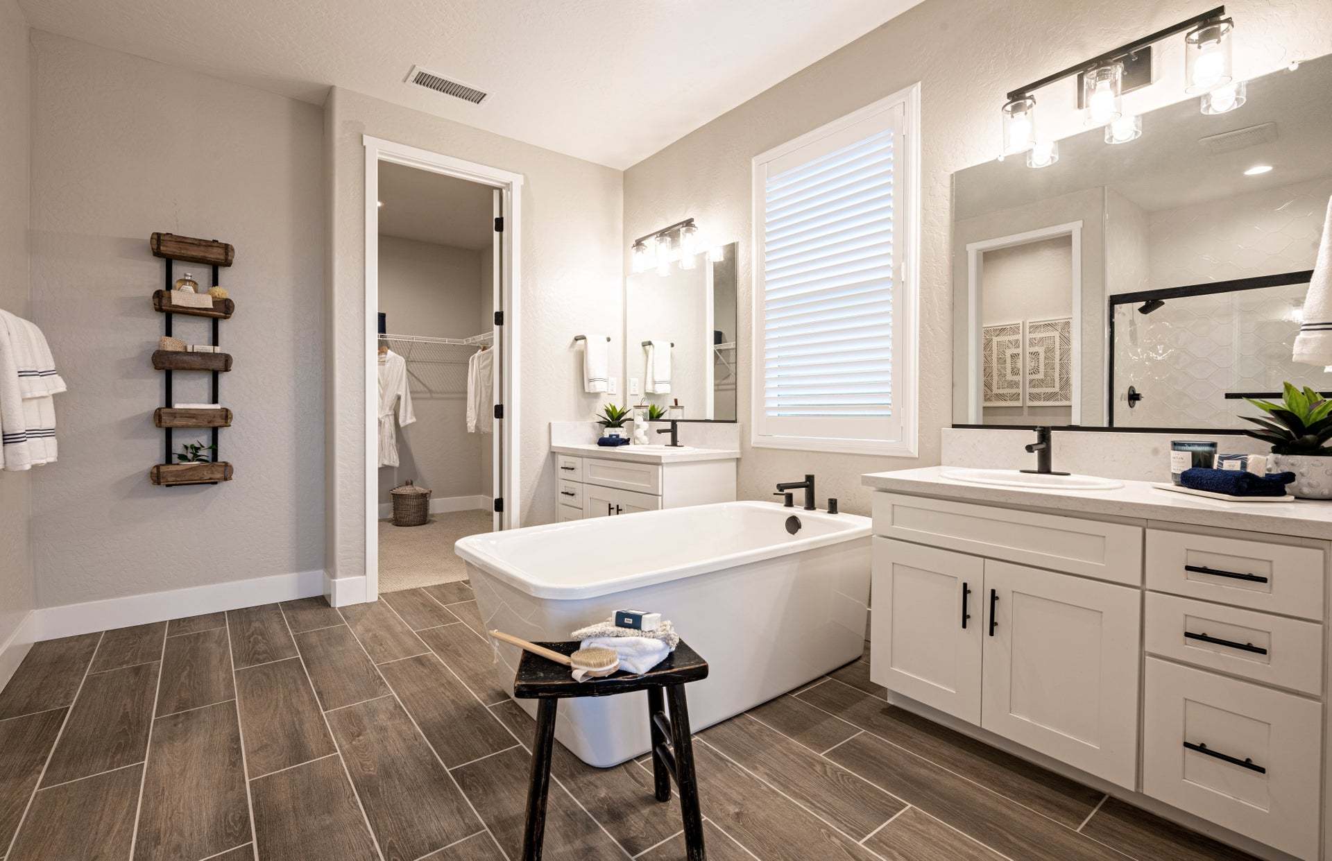 Artisan Riverstone | Davis Model | Owner's Bathroom