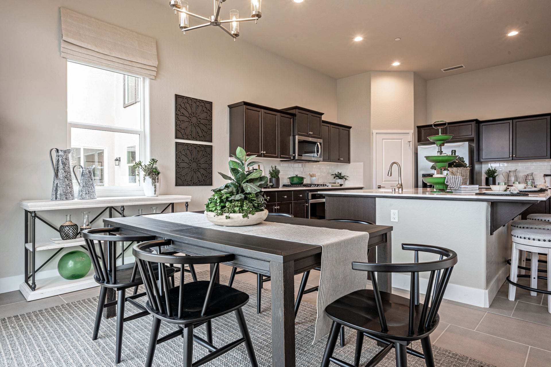 Artisan Riverstone | Thompson Model | Dining Room