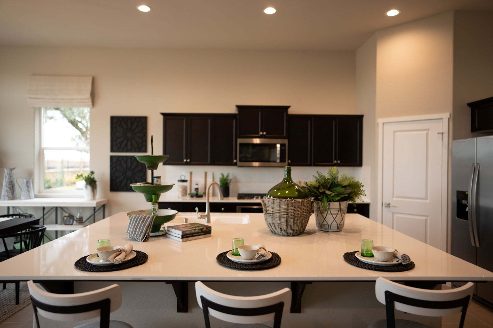 Artisan Riverstone | Thompson Model | Kitchen