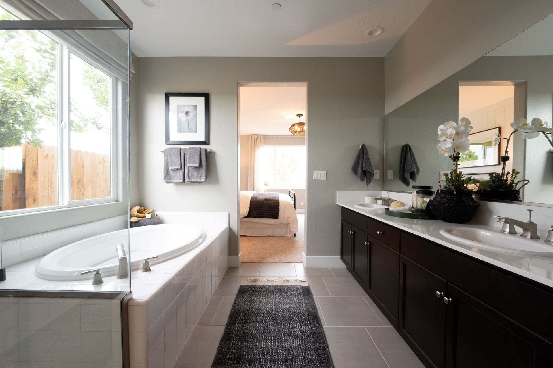 Artisan Riverstone | Thompson Model | Owner's Bathroom