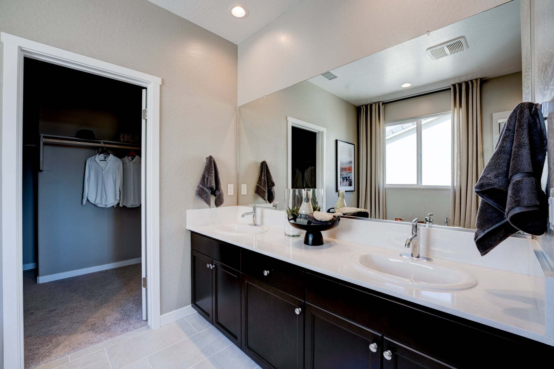 Madison at Oak Place | Camden Model | Owner's Bathroom