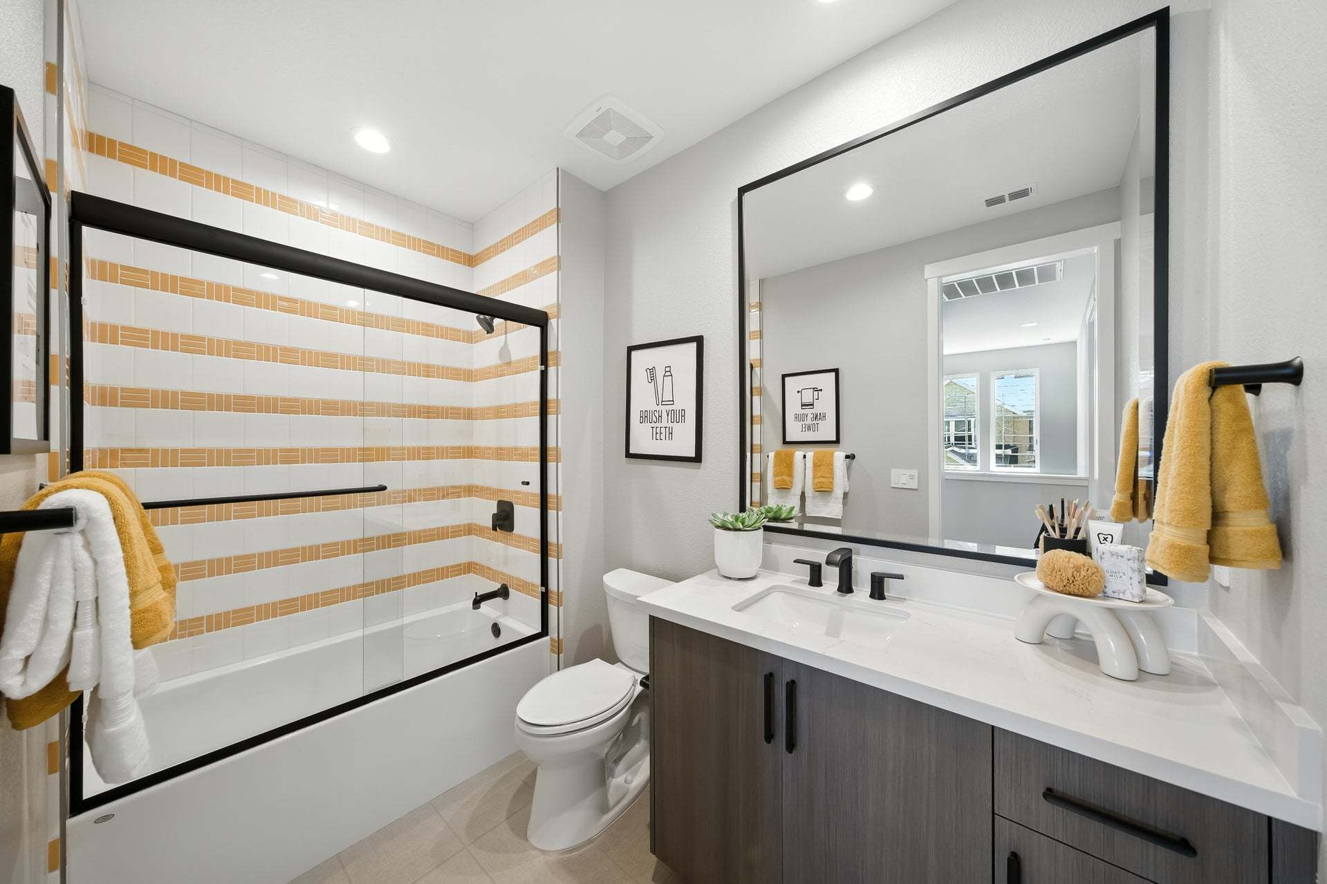 Amara at Arroyo Crossings by Trumark Homes in Livermore, CA I Residence 3 Model I Bathroom