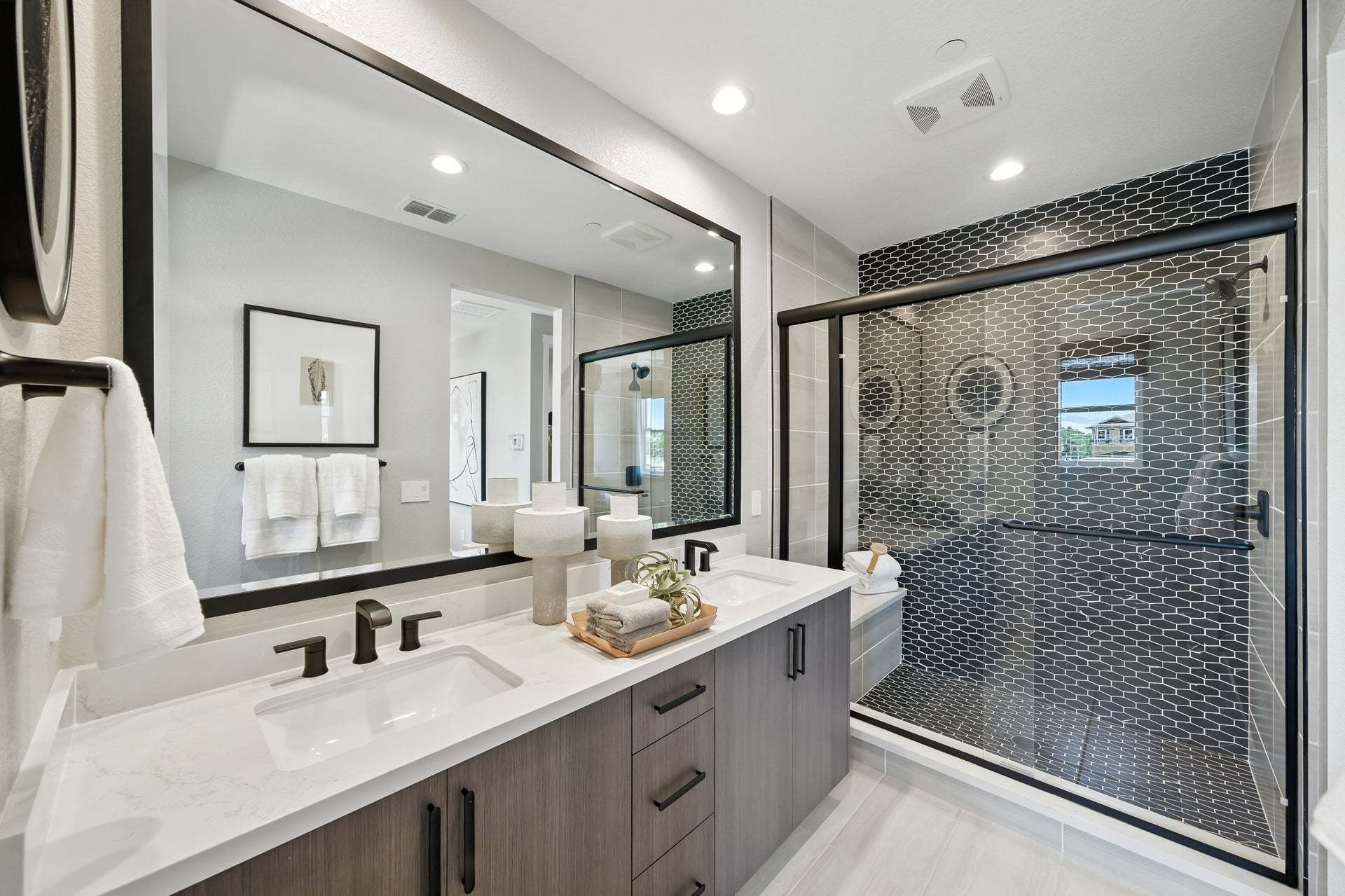 Amara at Arroyo Crossings by Trumark Homes in Livermore, CA I Residence 3 Model I Primary Bathroom