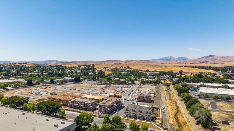 Amara at Arroyo Crossings by Trumark Homes in Livermore, CA I Arroyo Crossings