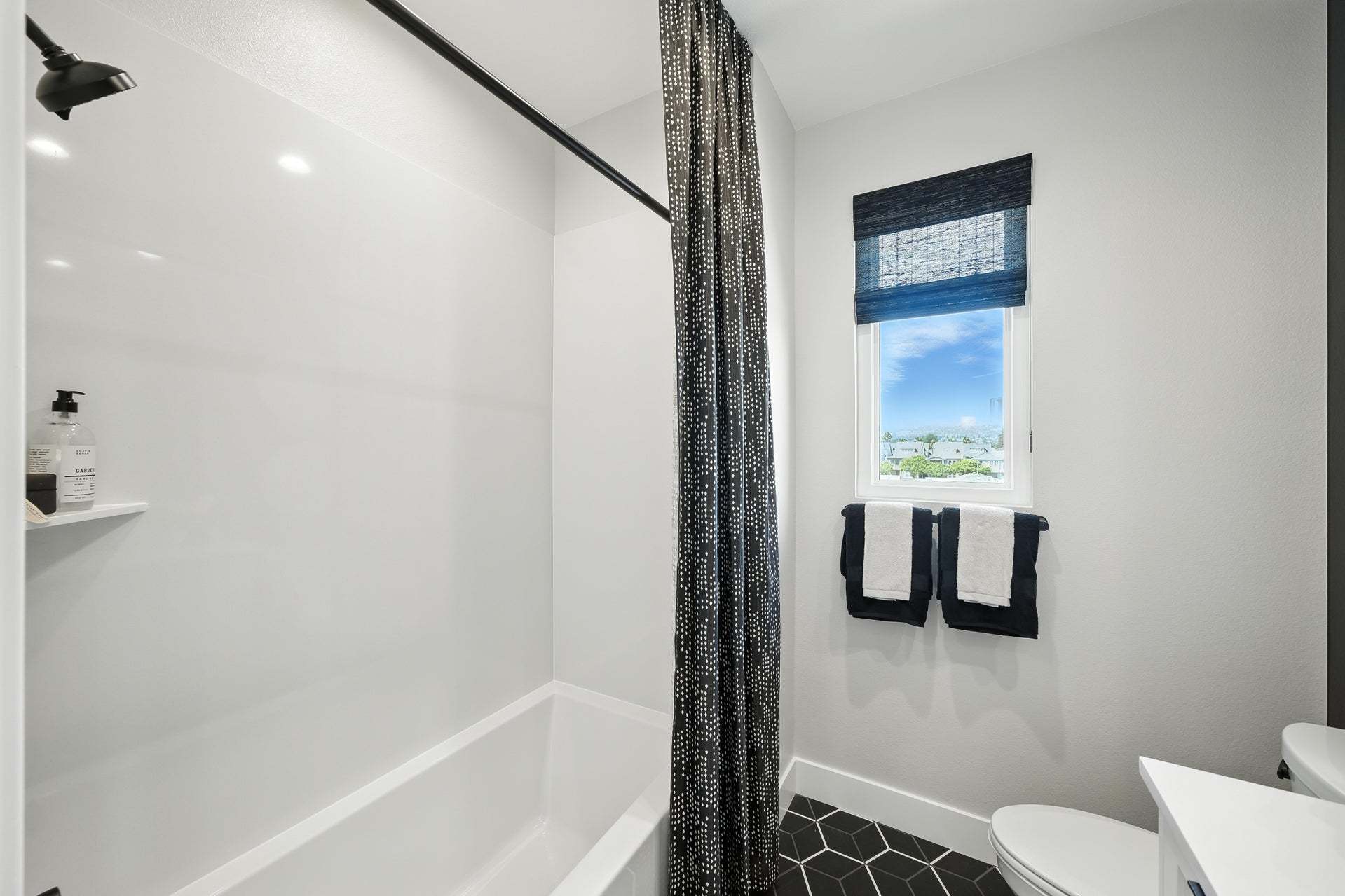 Skyline by Trumark Homes in Alameda, CA I Residence 3 Model I Bathroom