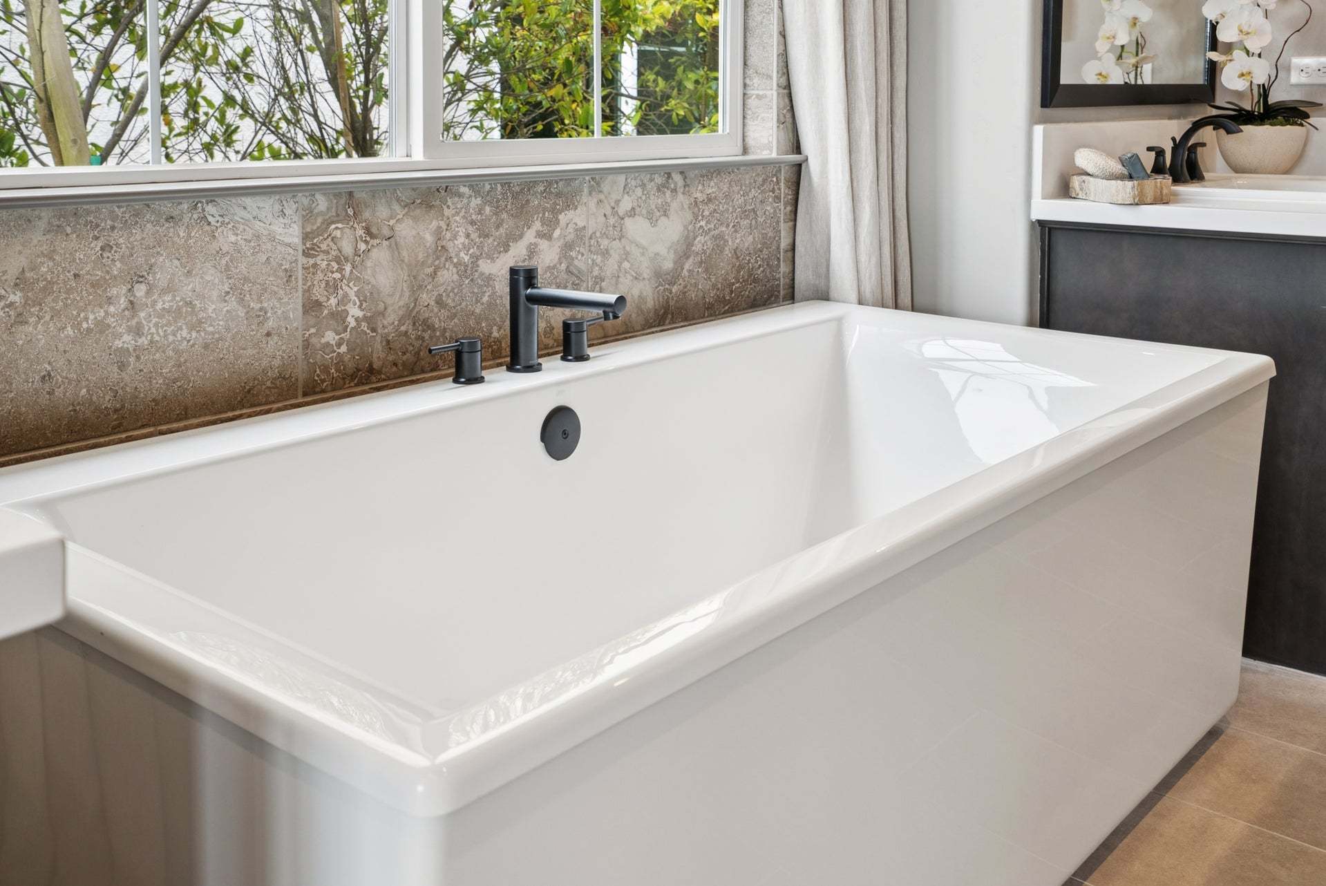 Villosa at Sea Haven | Alder Model | Owner's Bathroom