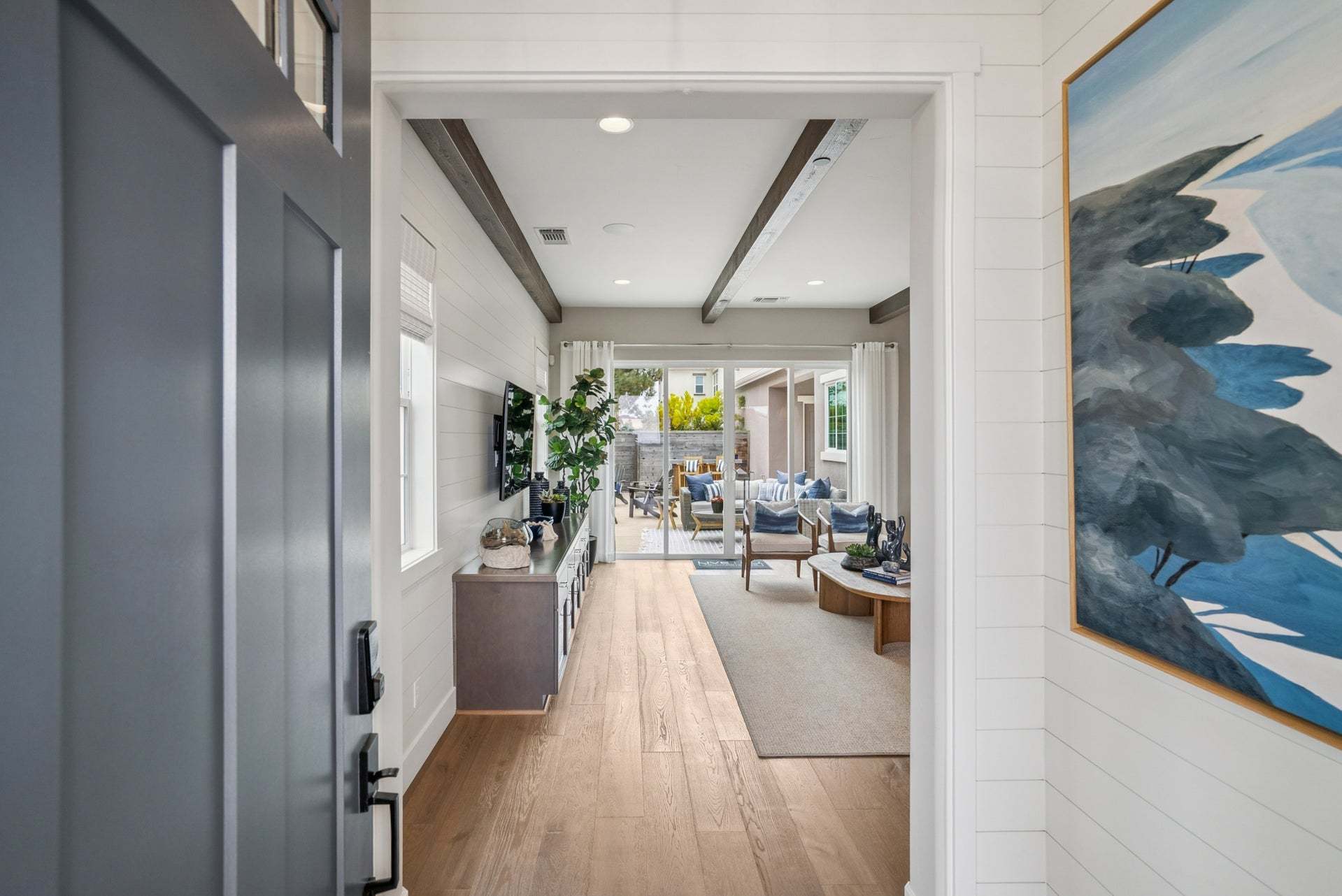 Layia at Sea Haven | Bardin | Entrance