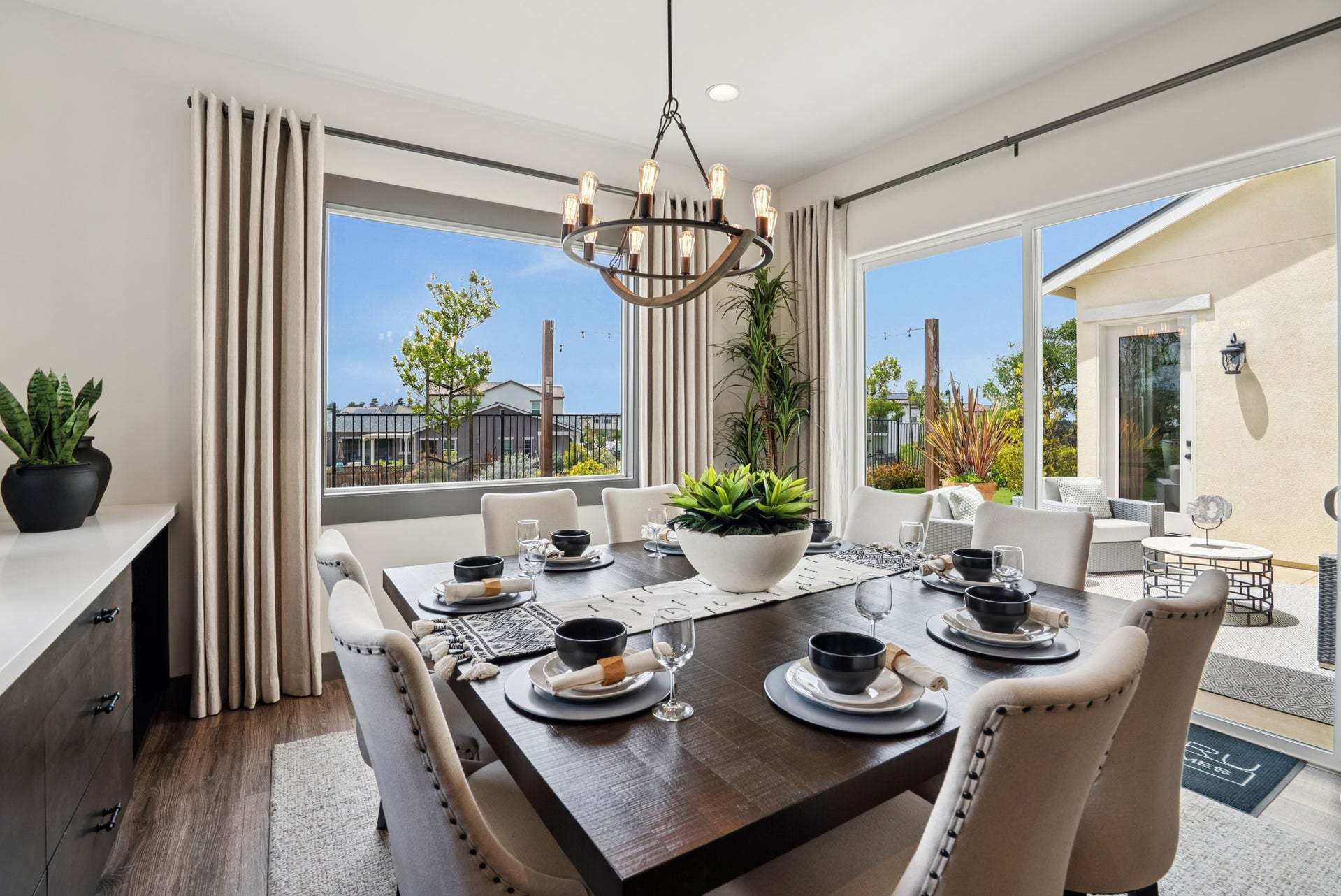 Villosa at Sea Haven | Alder Model | Dining Room