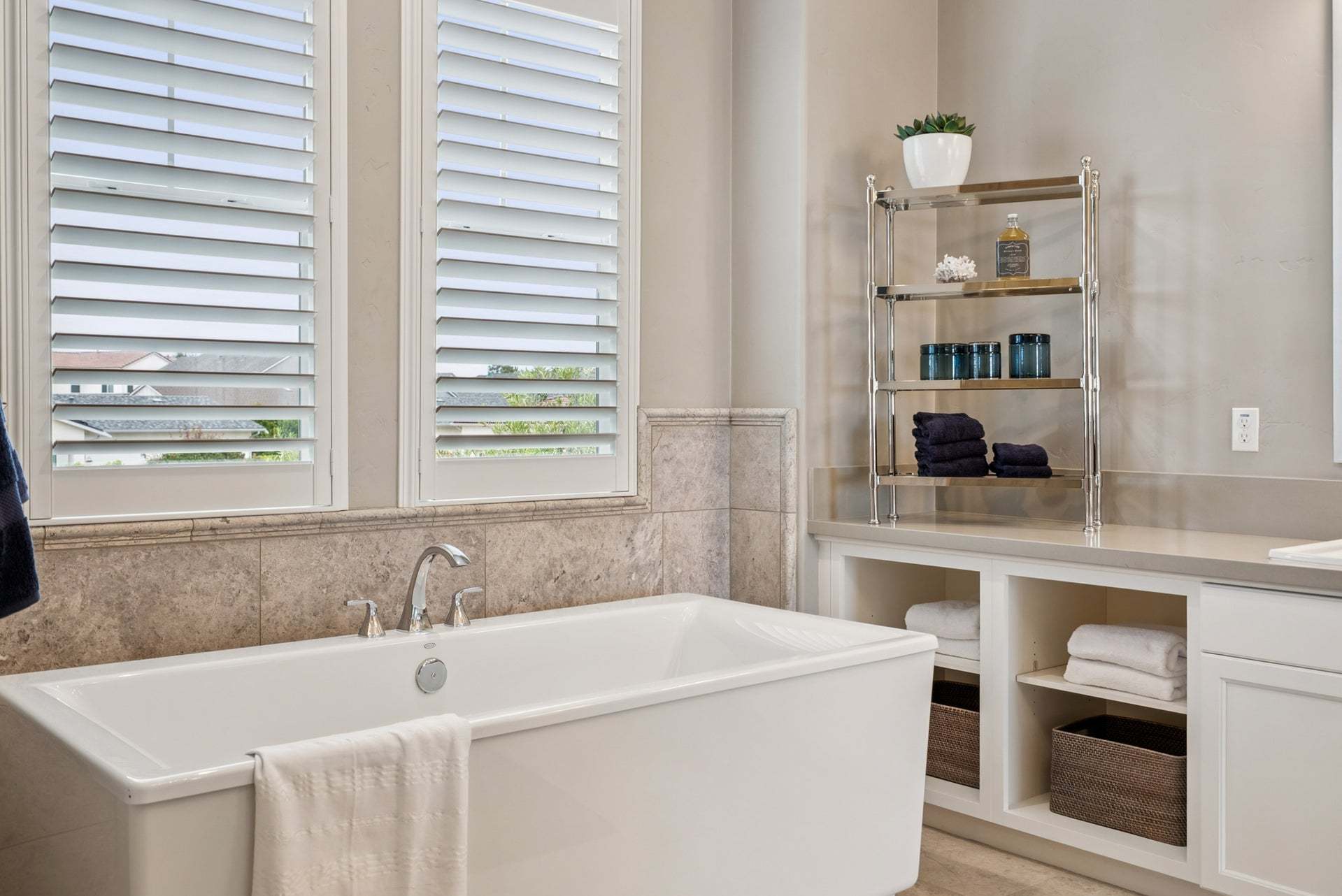 Villosa at Sea Haven | Ribera Model | Owner's Bathroom
