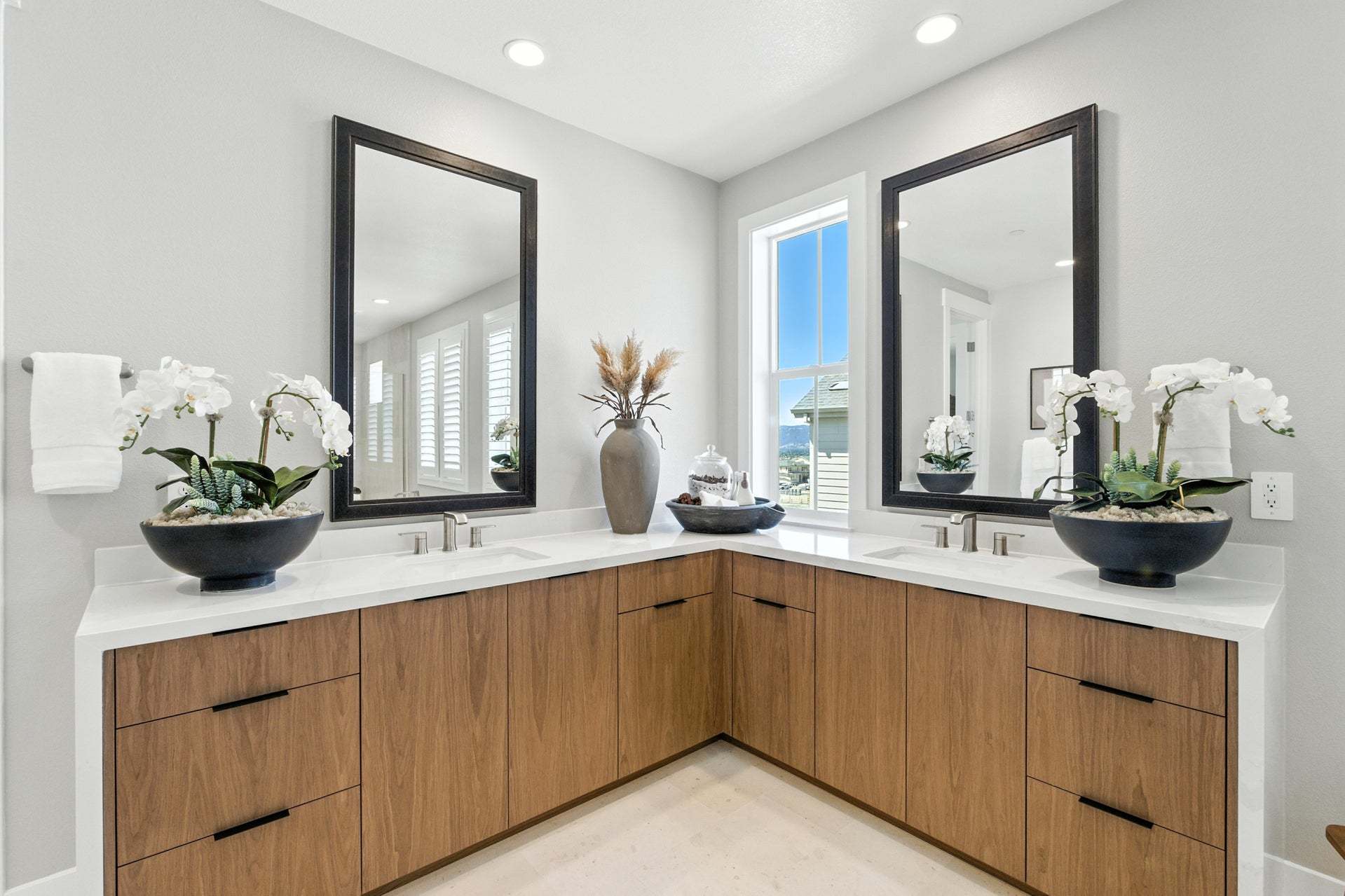 Orchid at Francis Ranch by Trumark Homes in Dublin, CA I Residence 1 Model I Primary Bathroom