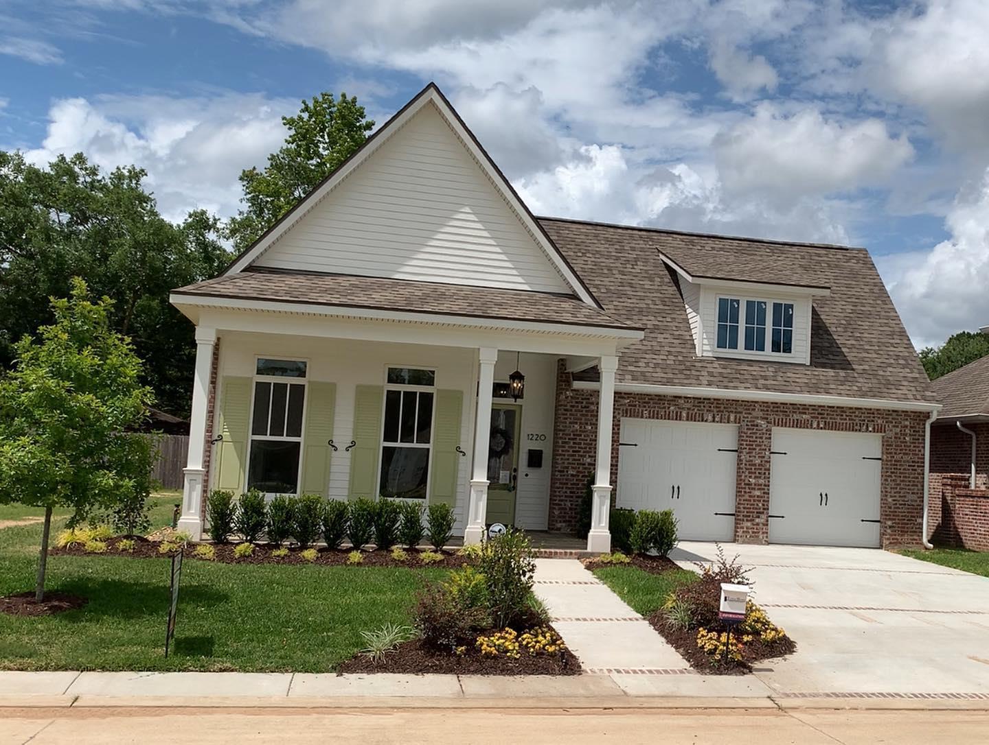 casa en Five Oaks por Tupper Homes