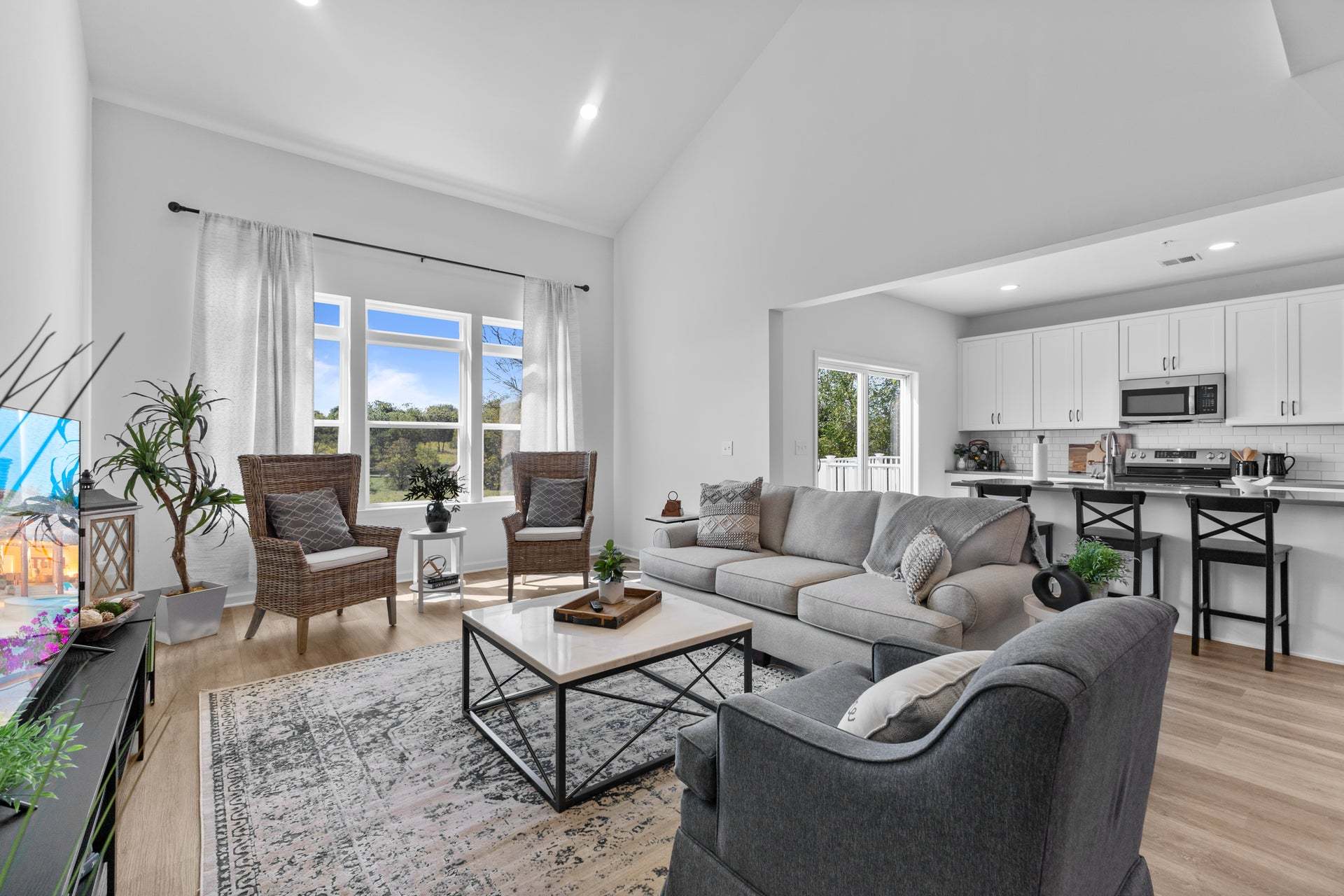 Grayson 2-Story Great Room