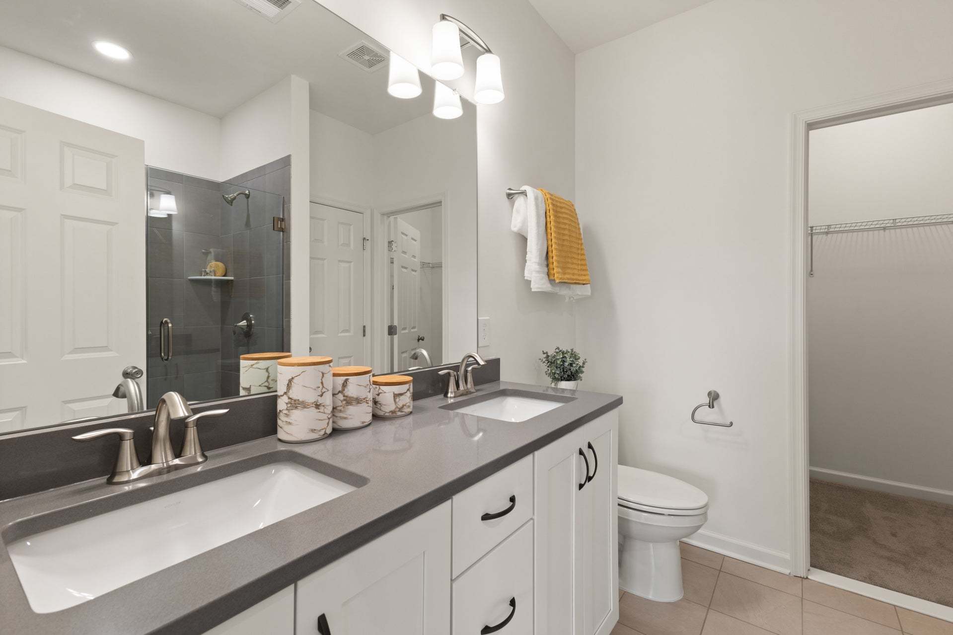 Griffin Owner's Bath