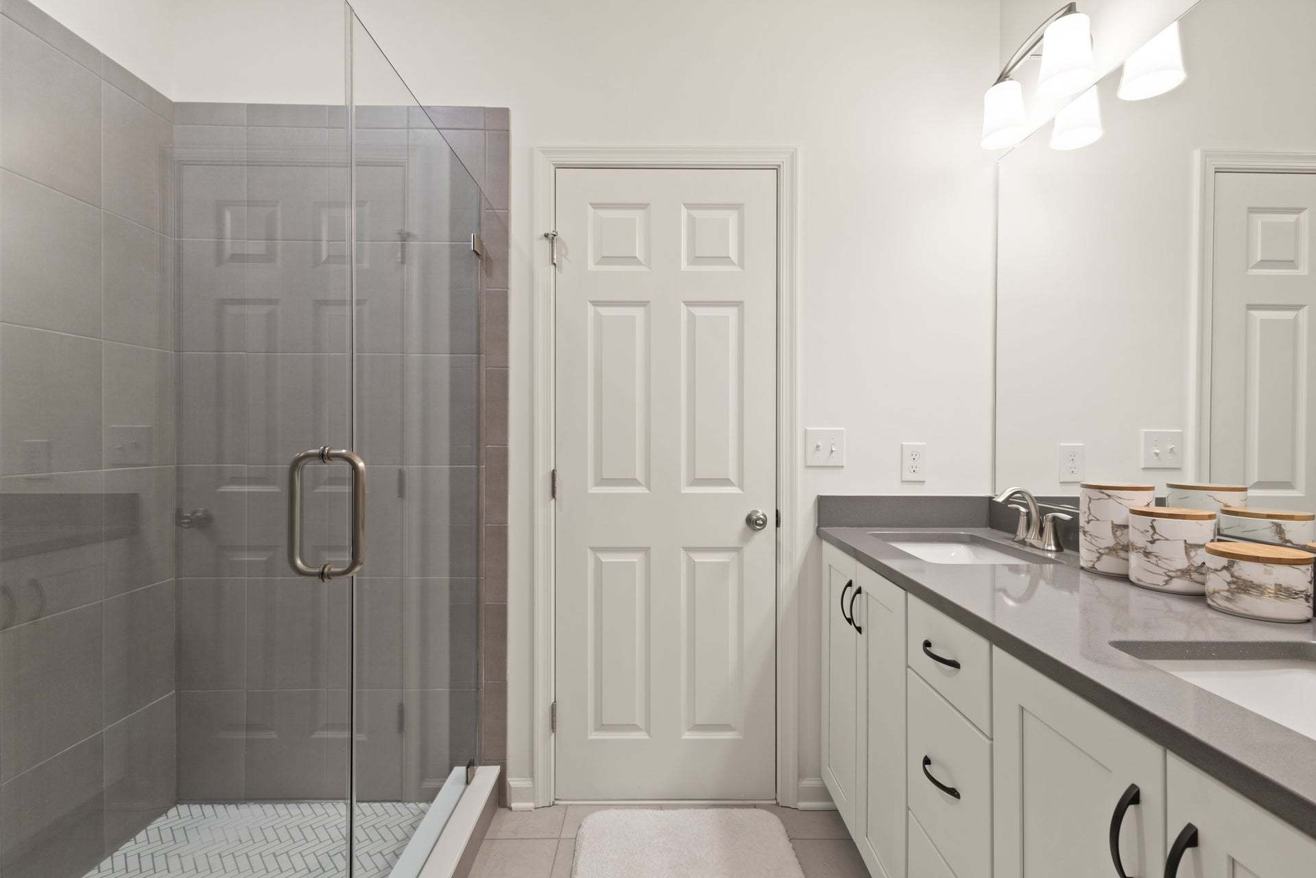 Griffin Owner's Bath