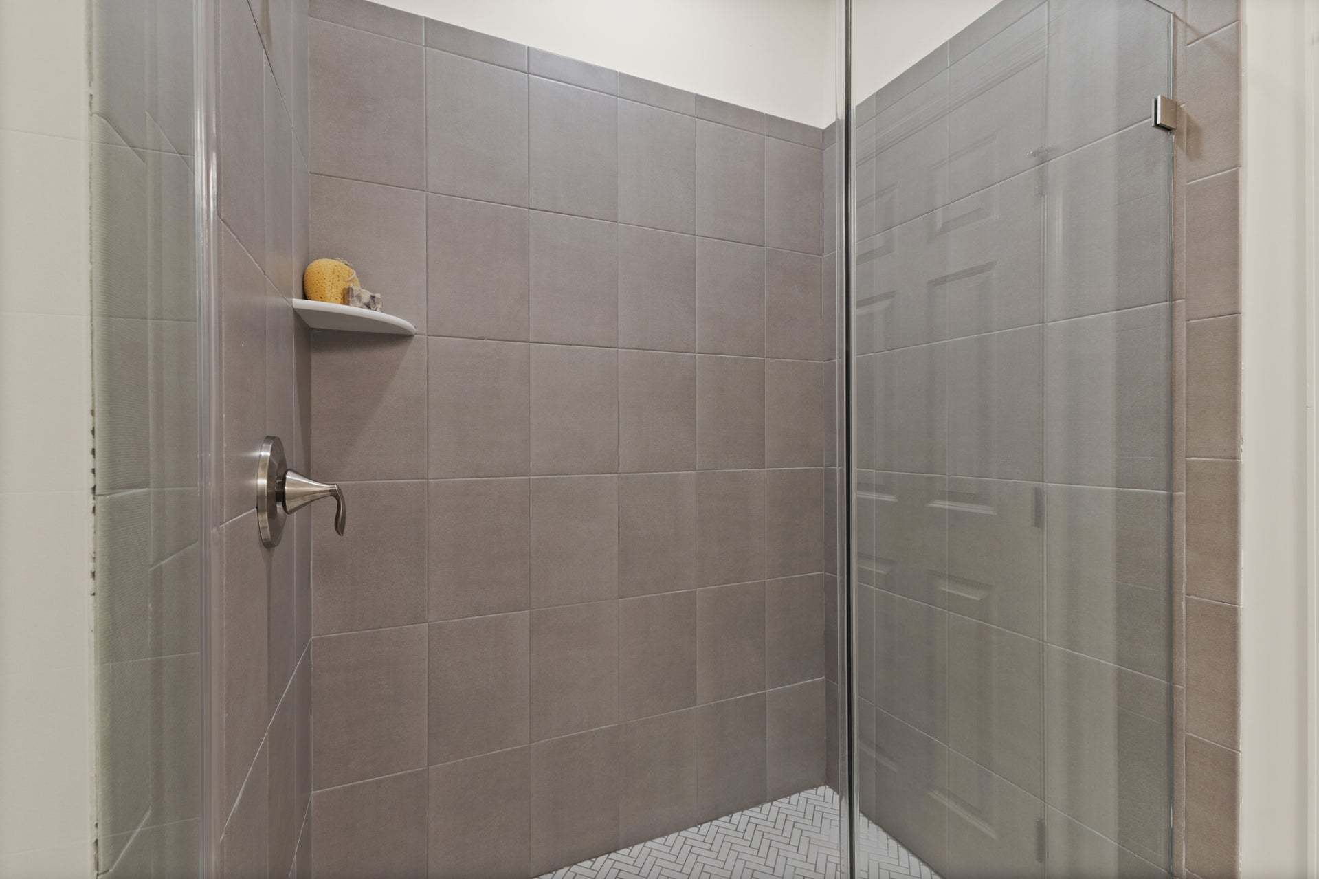 Griffin Owner's Bath