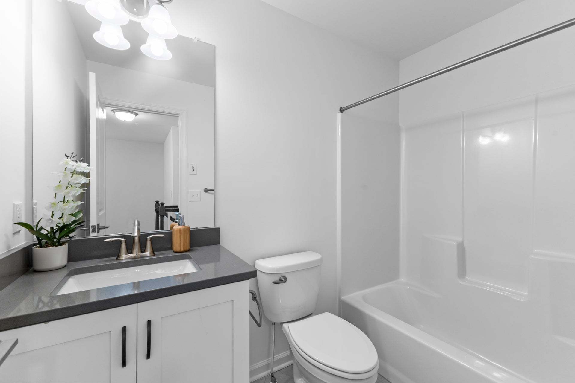 Grayson Hall Bath