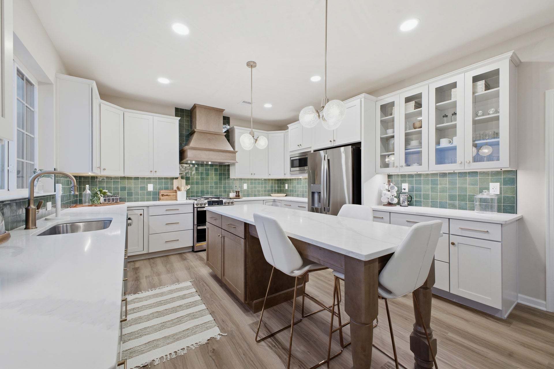 Breckenridge Optional U-Shaped Kitchen with Wet Bar