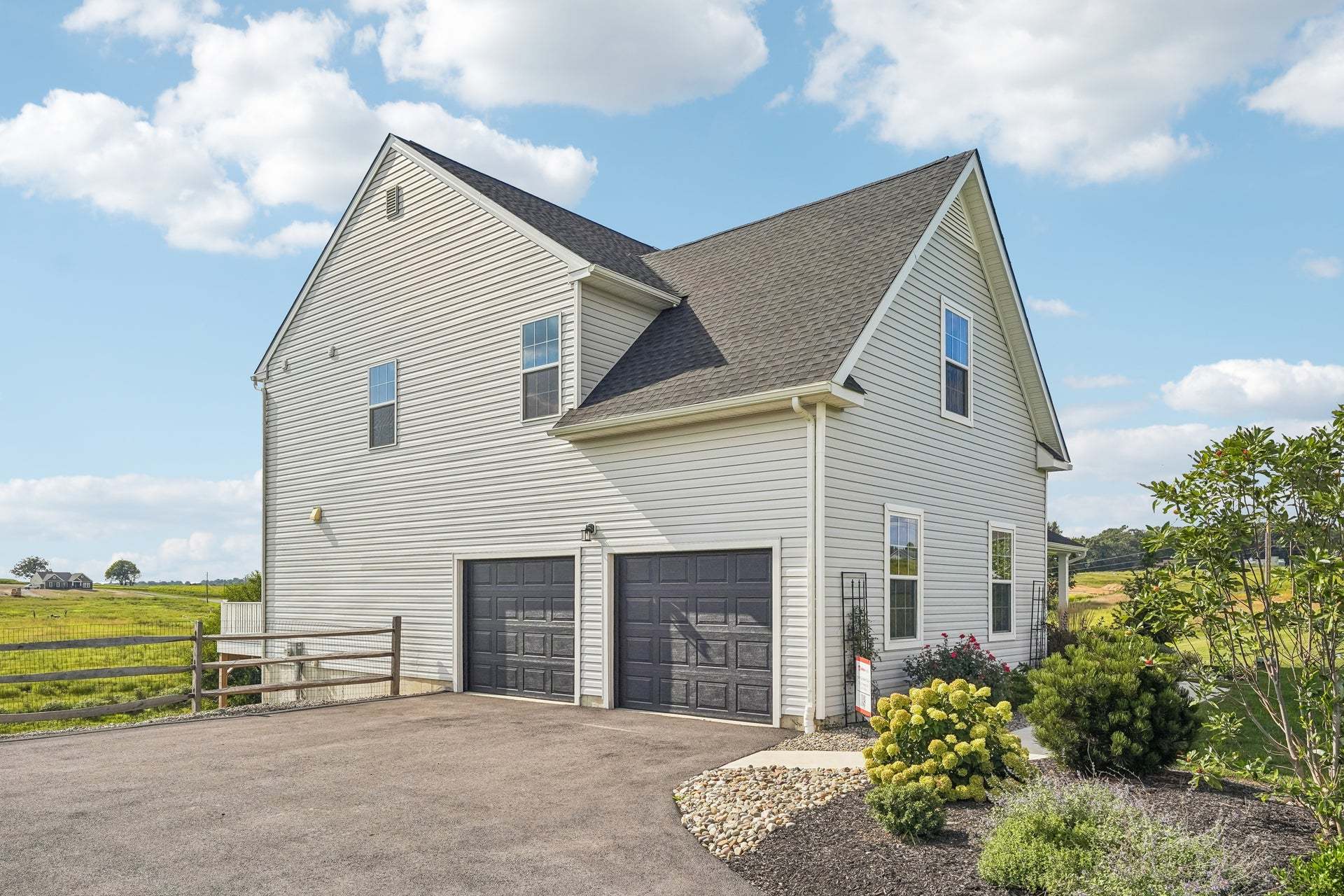Side Entry 2-Car Garage