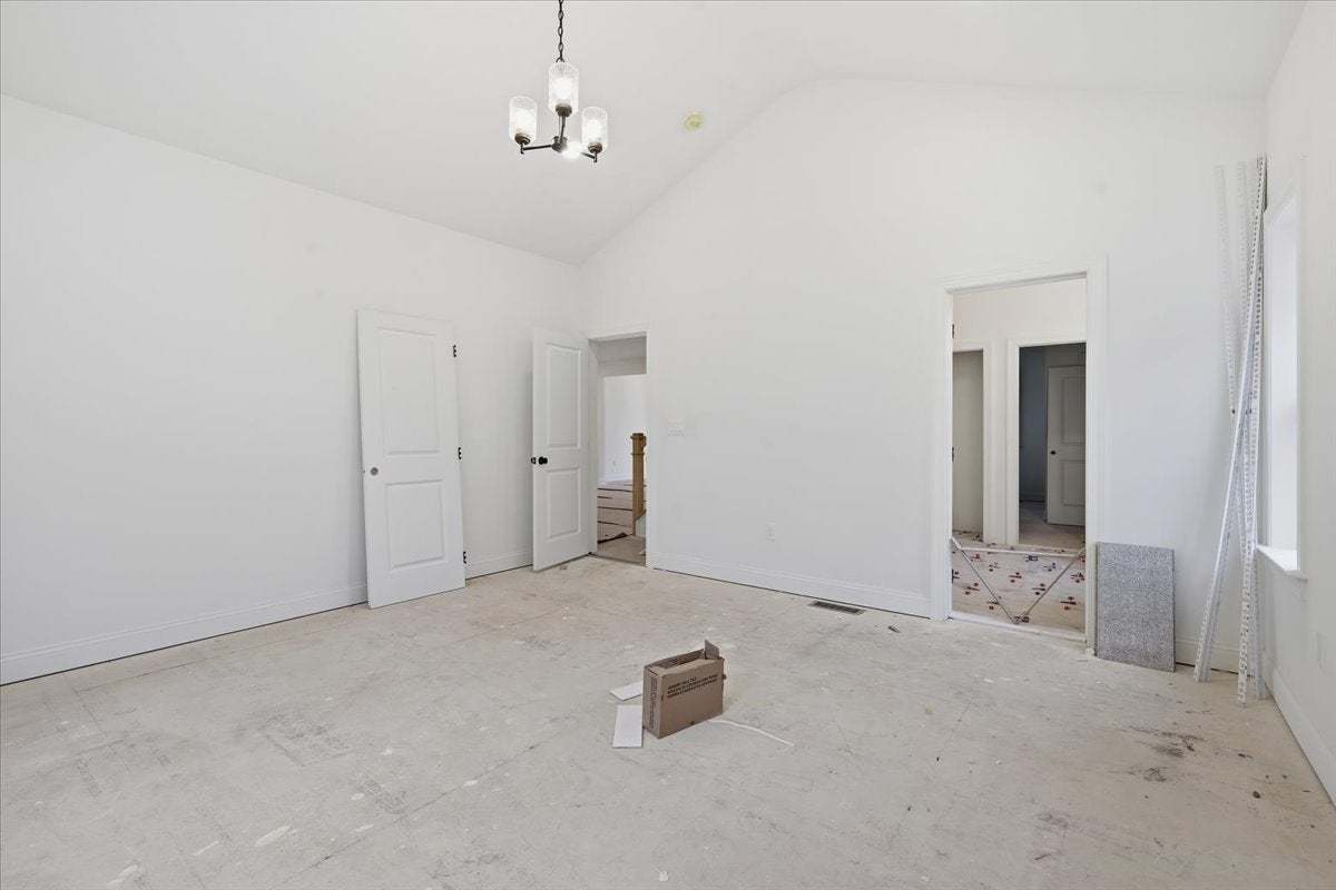 Owners' Suite #1 (1st Floor)